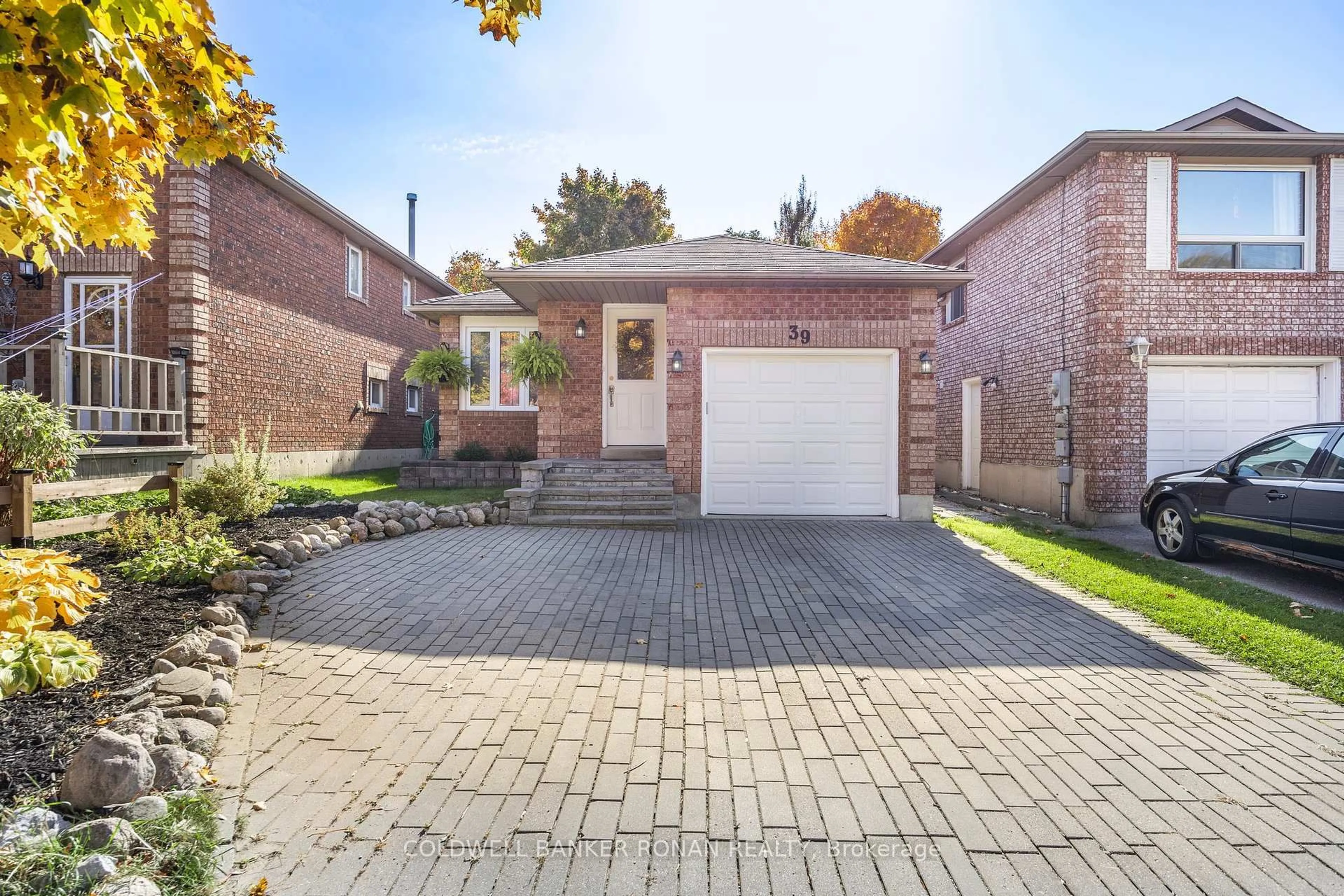 Home with brick exterior material, street for 39 Ferguson Dr, Barrie Ontario L4N 7B5