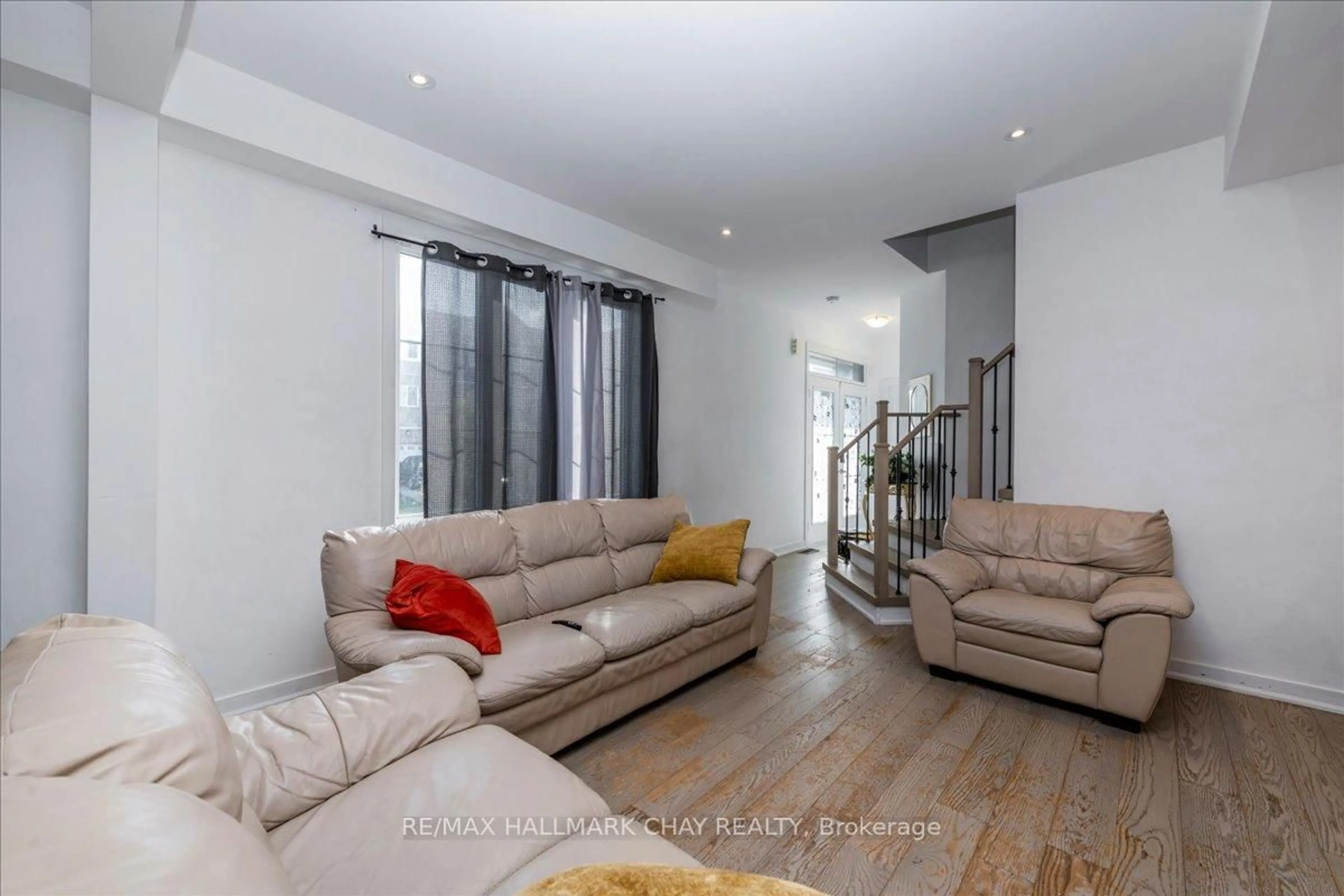 Living room with furniture, unknown for 1 Alaskan Hts, Barrie Ontario L9J 0B1