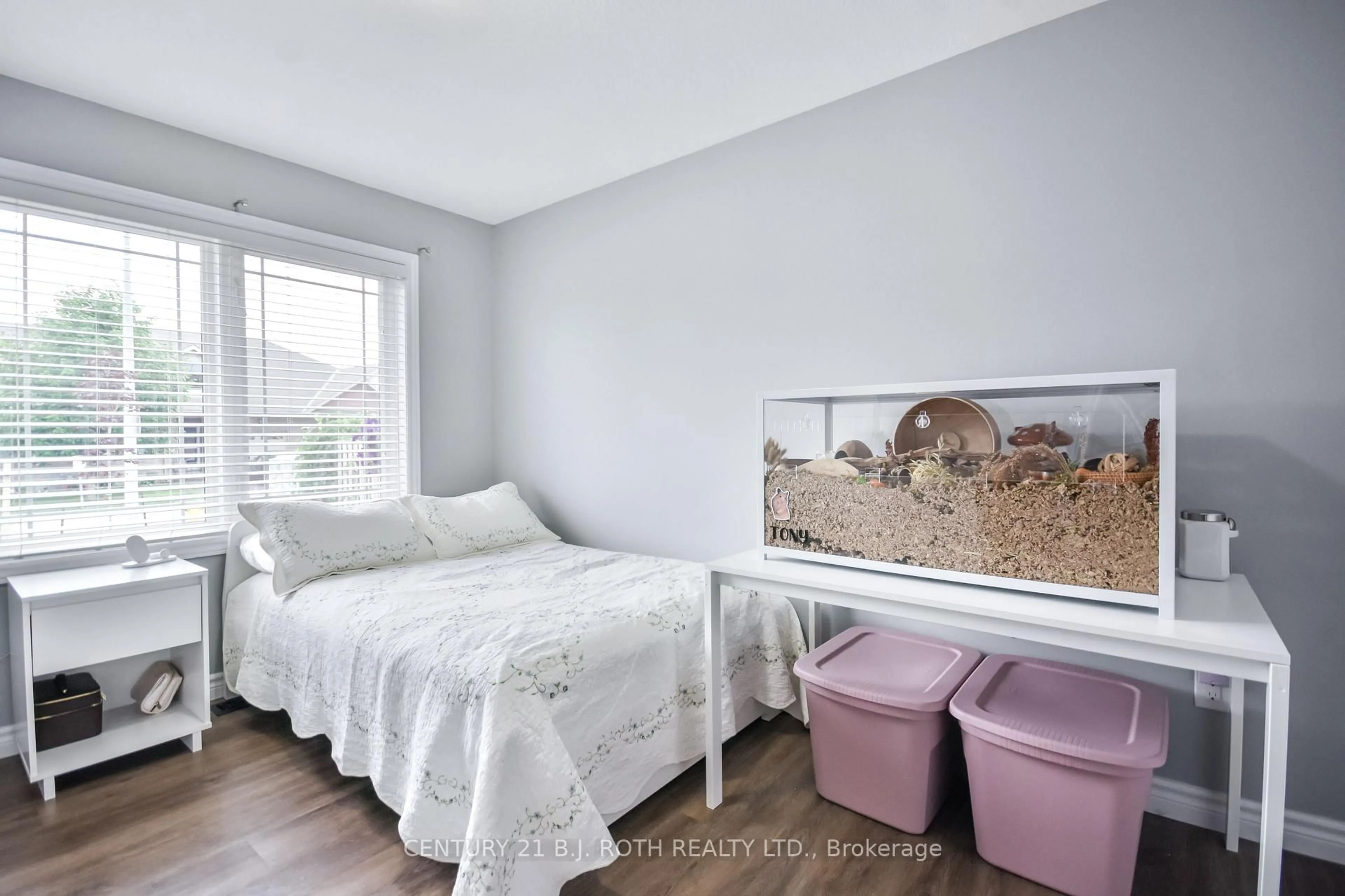 Bedroom with bed, unknown for 91 Lucy Lane, Orillia Ontario L3V 7A8