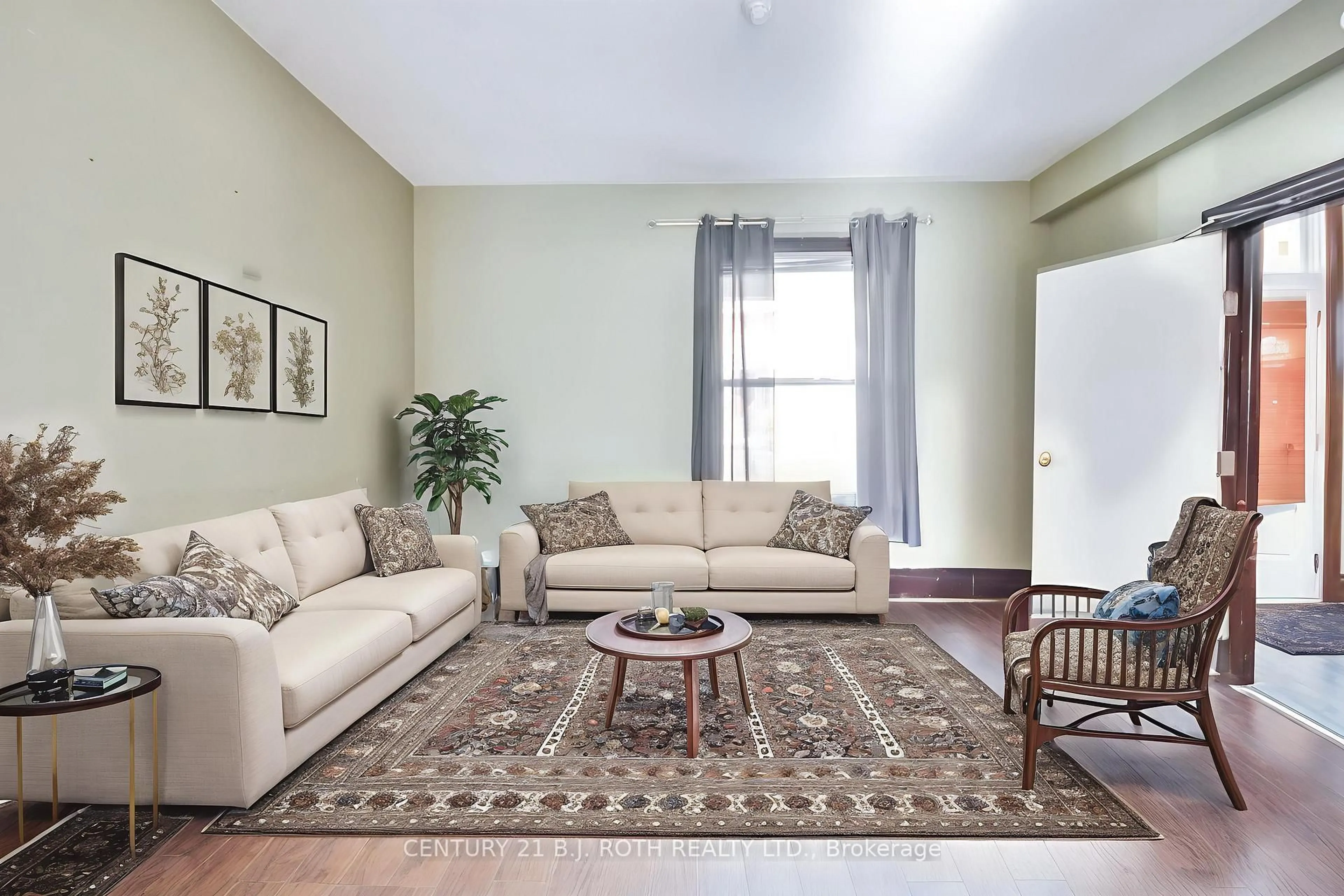 Living room with furniture, carpet floor for 67 Nottawasaga St, Orillia Ontario L3V 3J5
