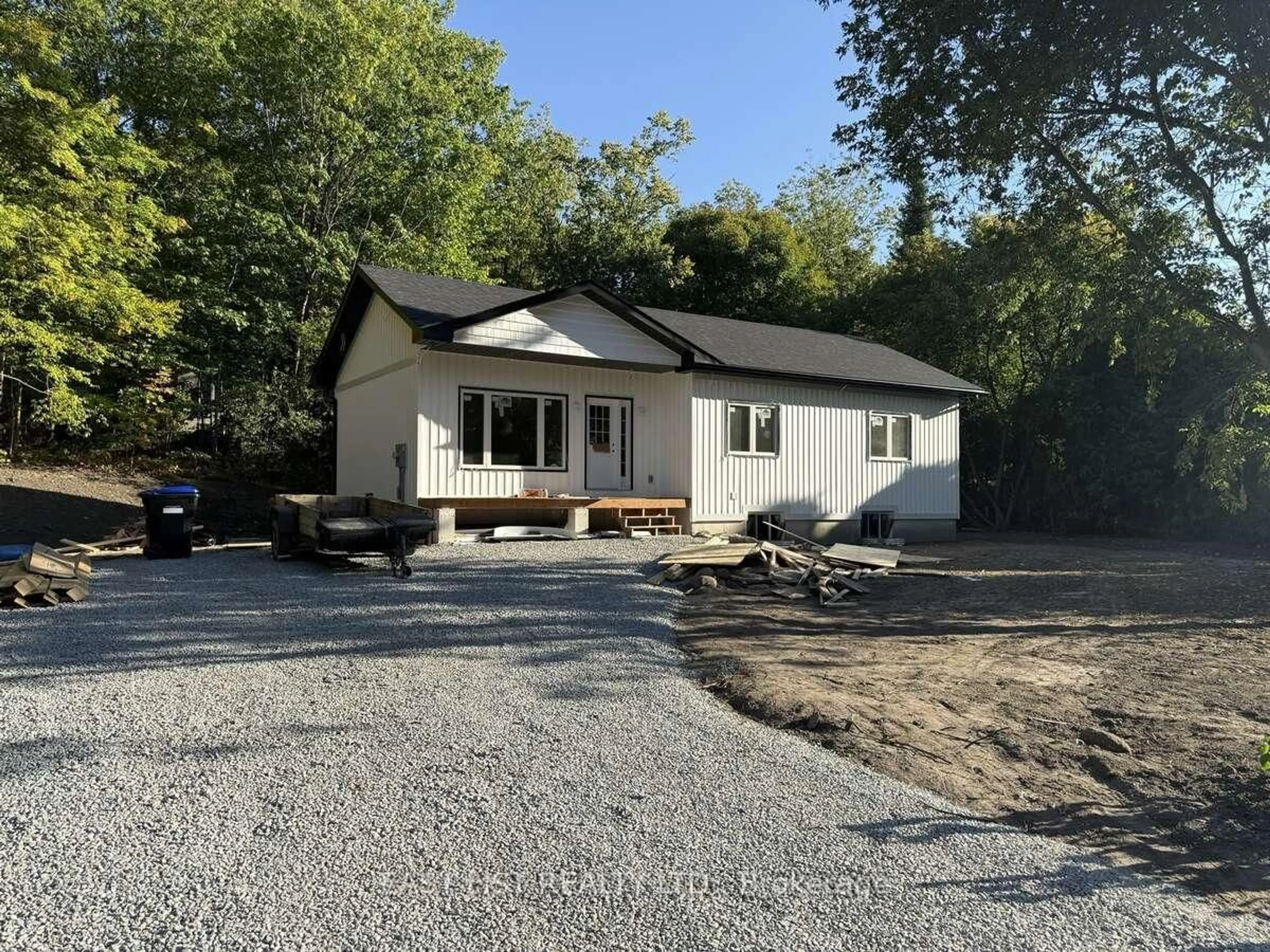 A pic from outside/outdoor area/front of a property/back of a property/a pic from drone, street for 187 Albin Rd, Tay Ontario L0K 2C0