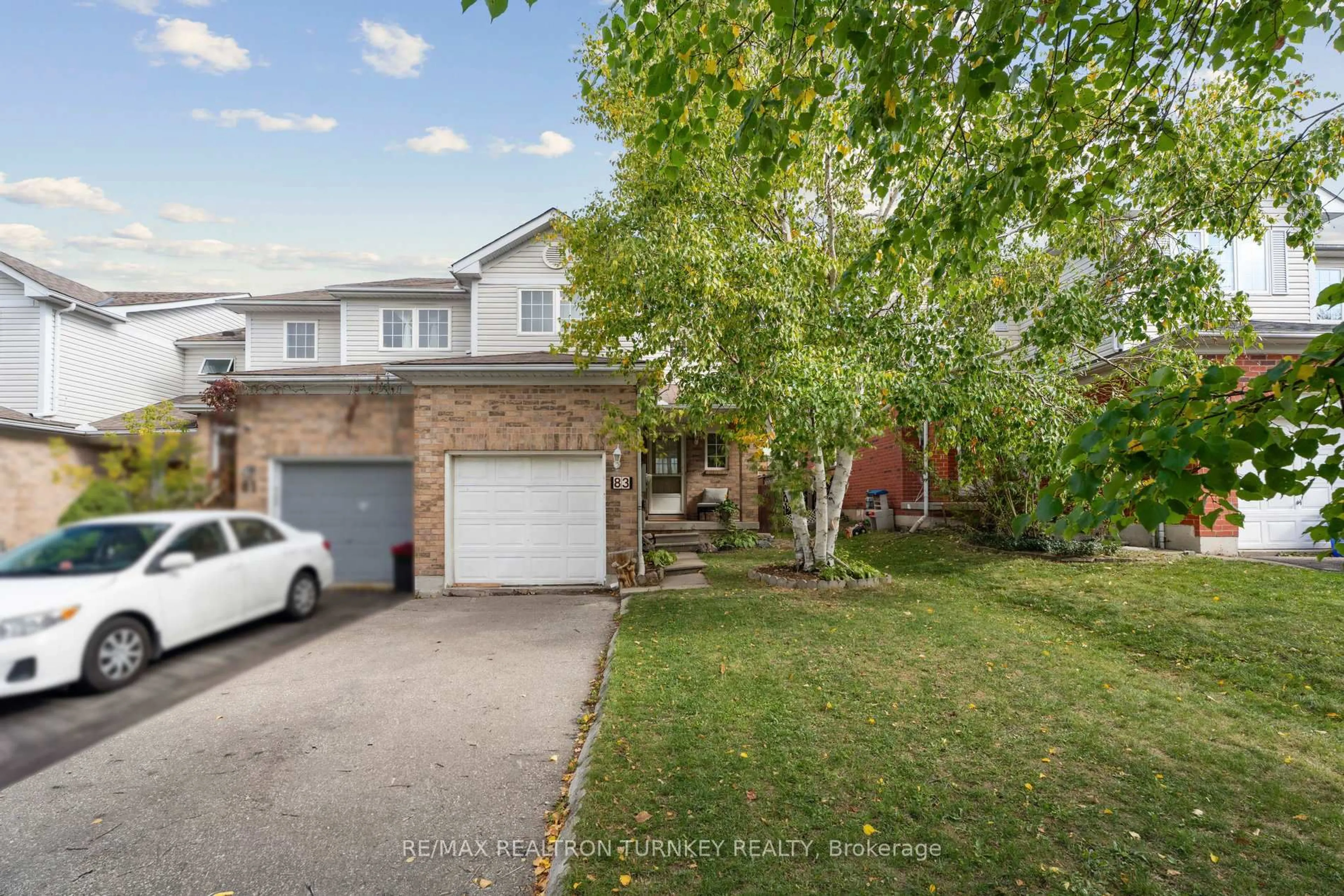 A pic from outside/outdoor area/front of a property/back of a property/a pic from drone, street for 83 Pickett Cres, Barrie Ontario L4N 8C1