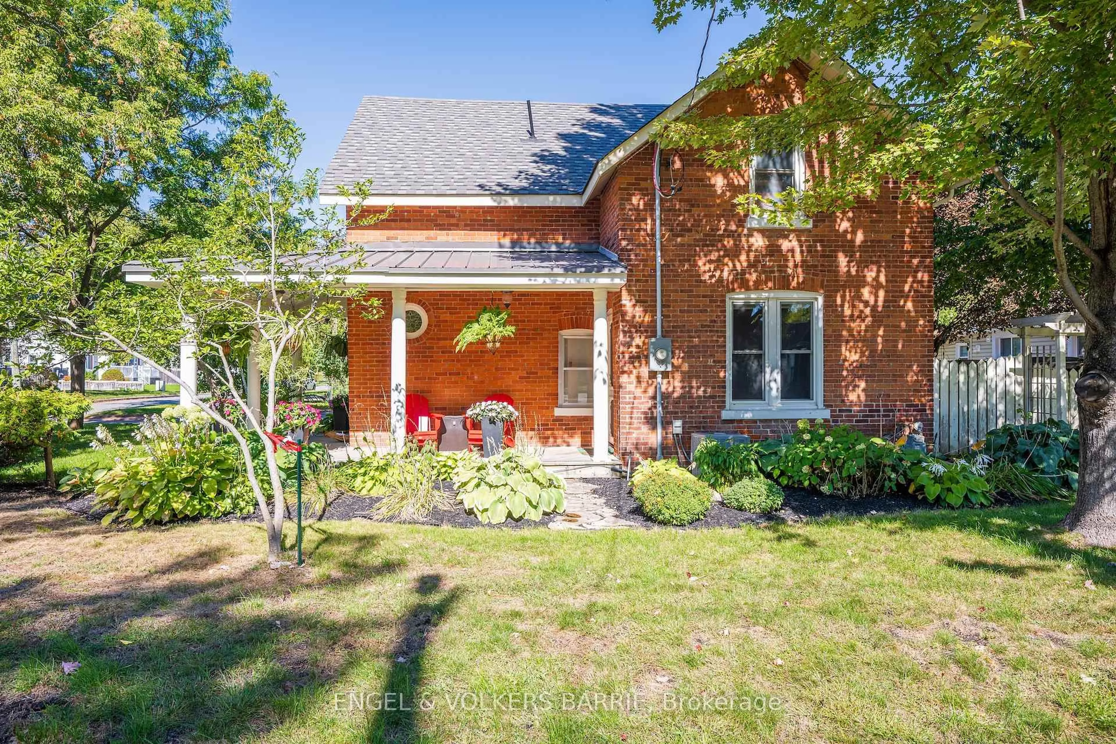 Home with brick exterior material, street for 17 Frances St, Barrie Ontario L4N 1Z3