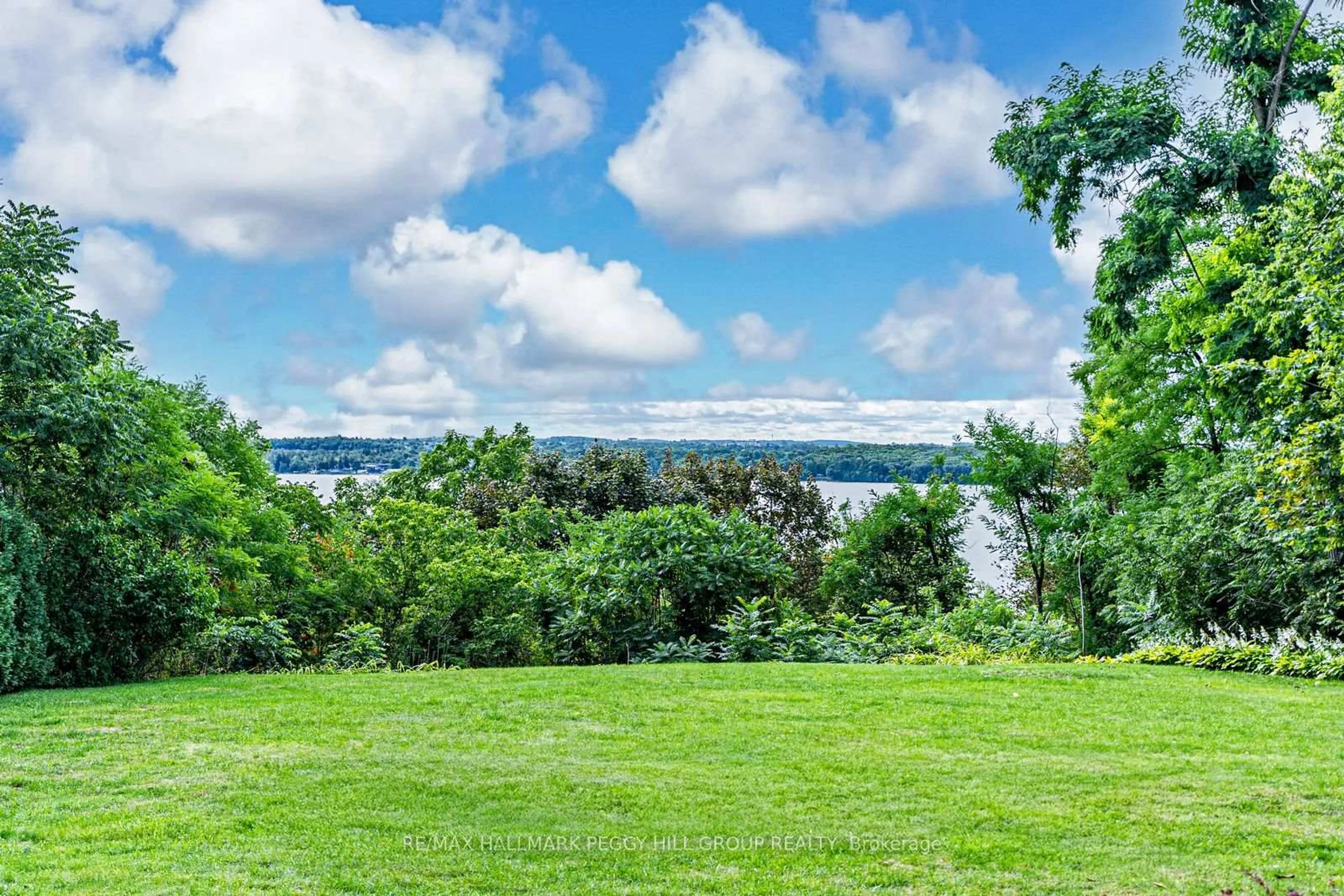 A pic from outside/outdoor area/front of a property/back of a property/a pic from drone, water/lake/river/ocean view for 150 Collingwood St, Barrie Ontario L4M 5M3
