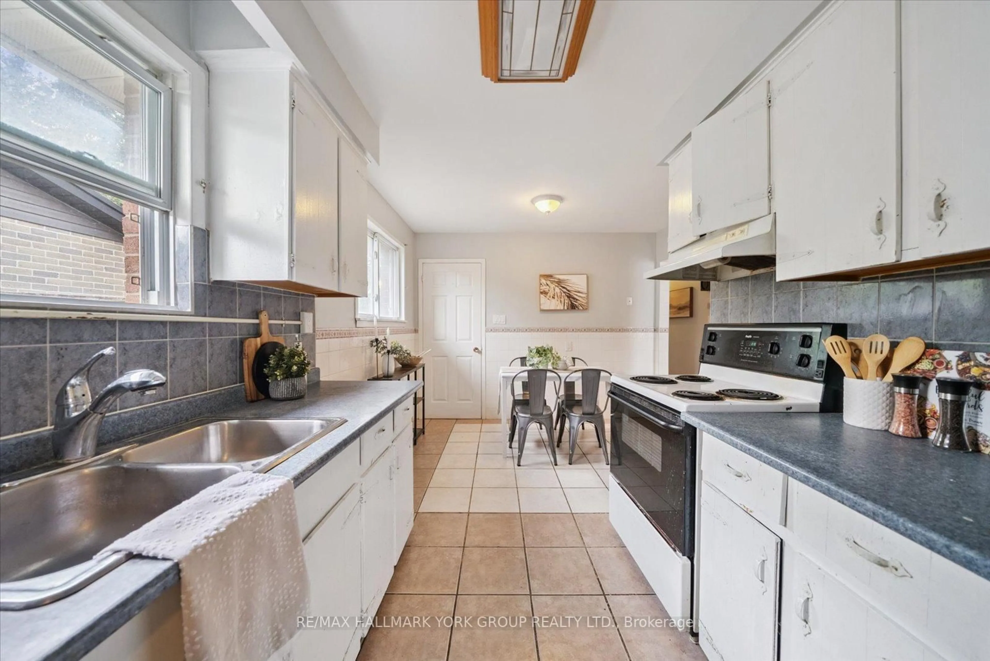 Unknown for 6 Glenecho Dr, Barrie Ontario L4M 4J3