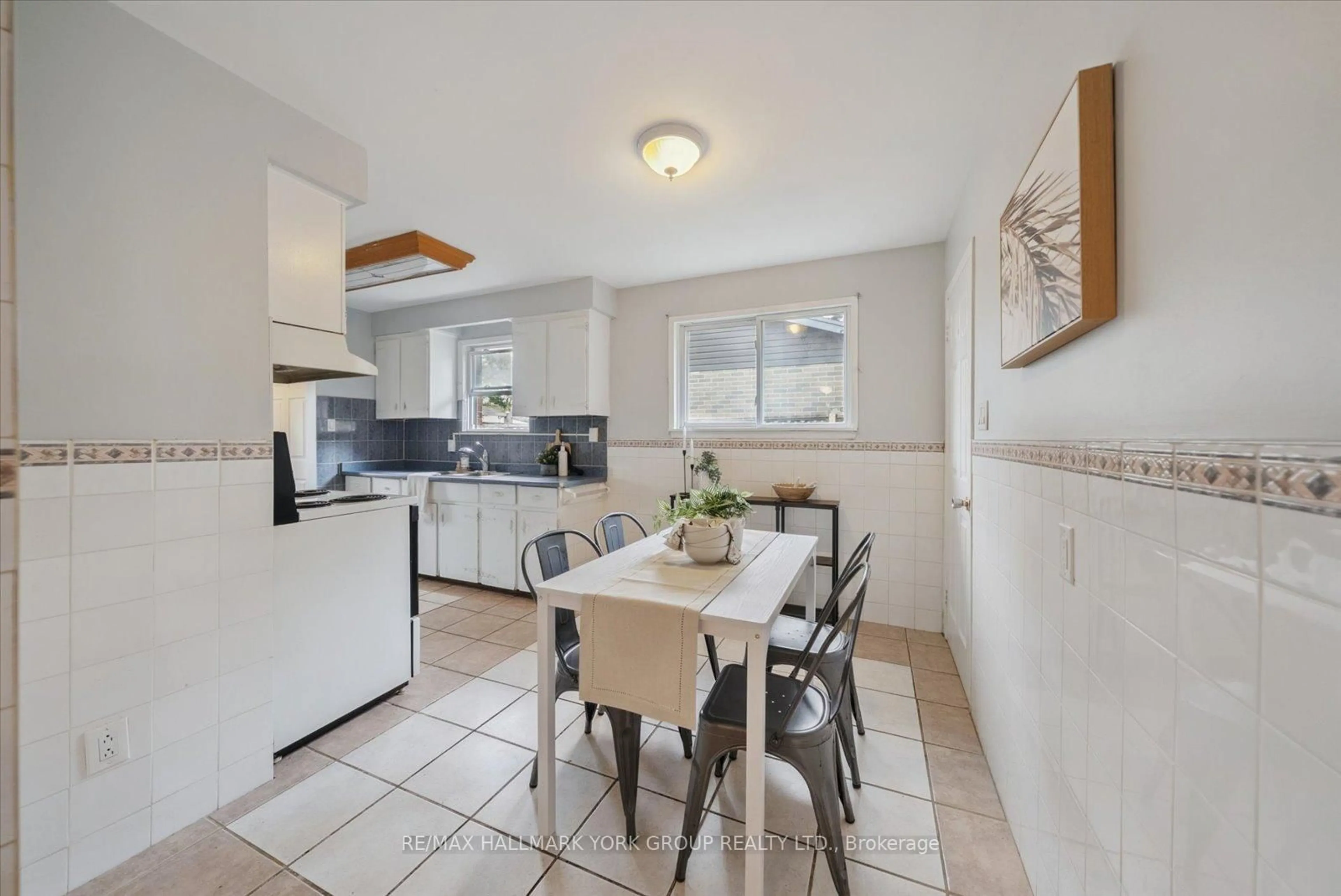 Unknown for 6 Glenecho Dr, Barrie Ontario L4M 4J3