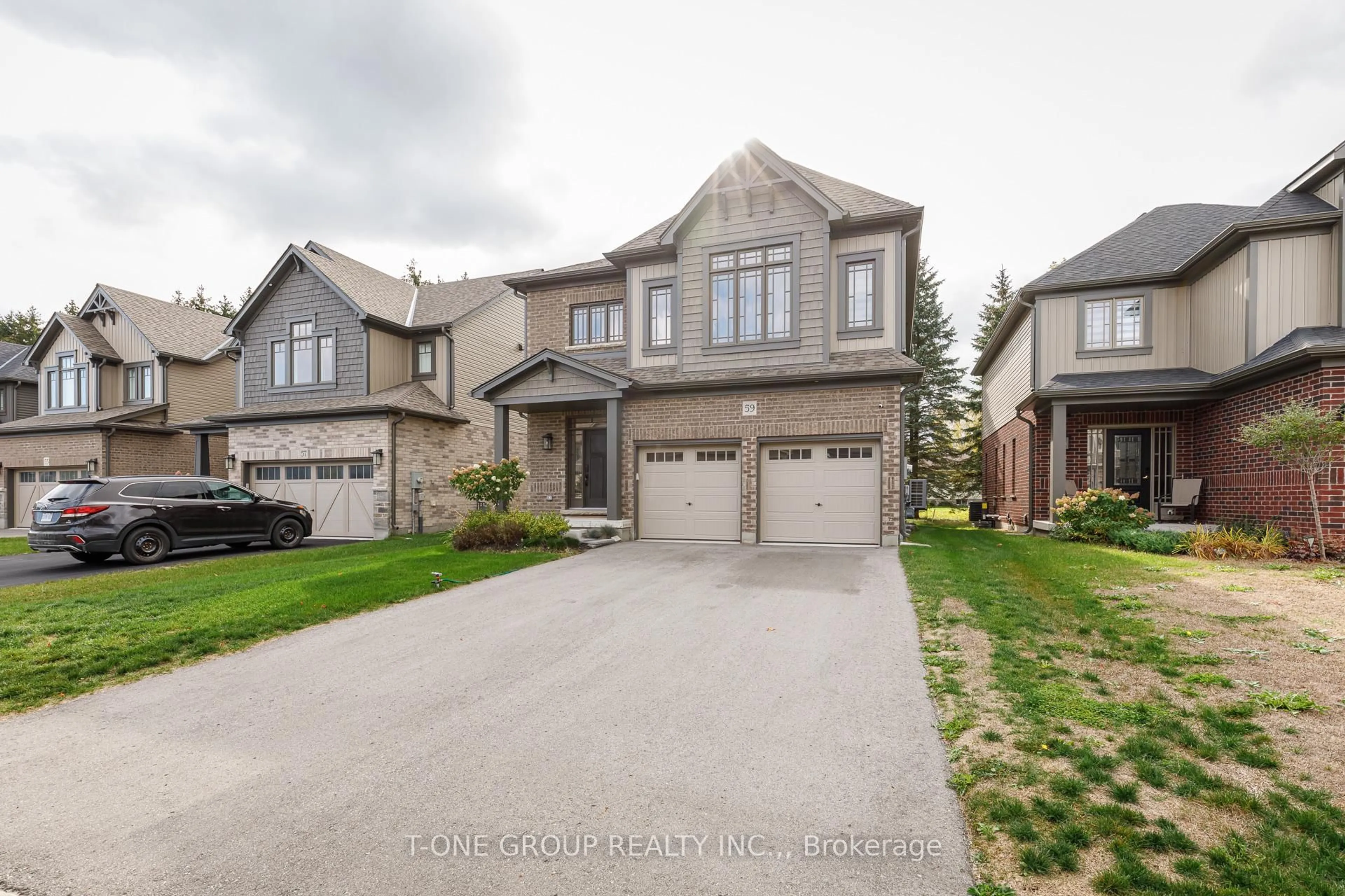 A pic from outside/outdoor area/front of a property/back of a property/a pic from drone, street for 59 Maidens Cres, Collingwood Ontario L9Y 5M4