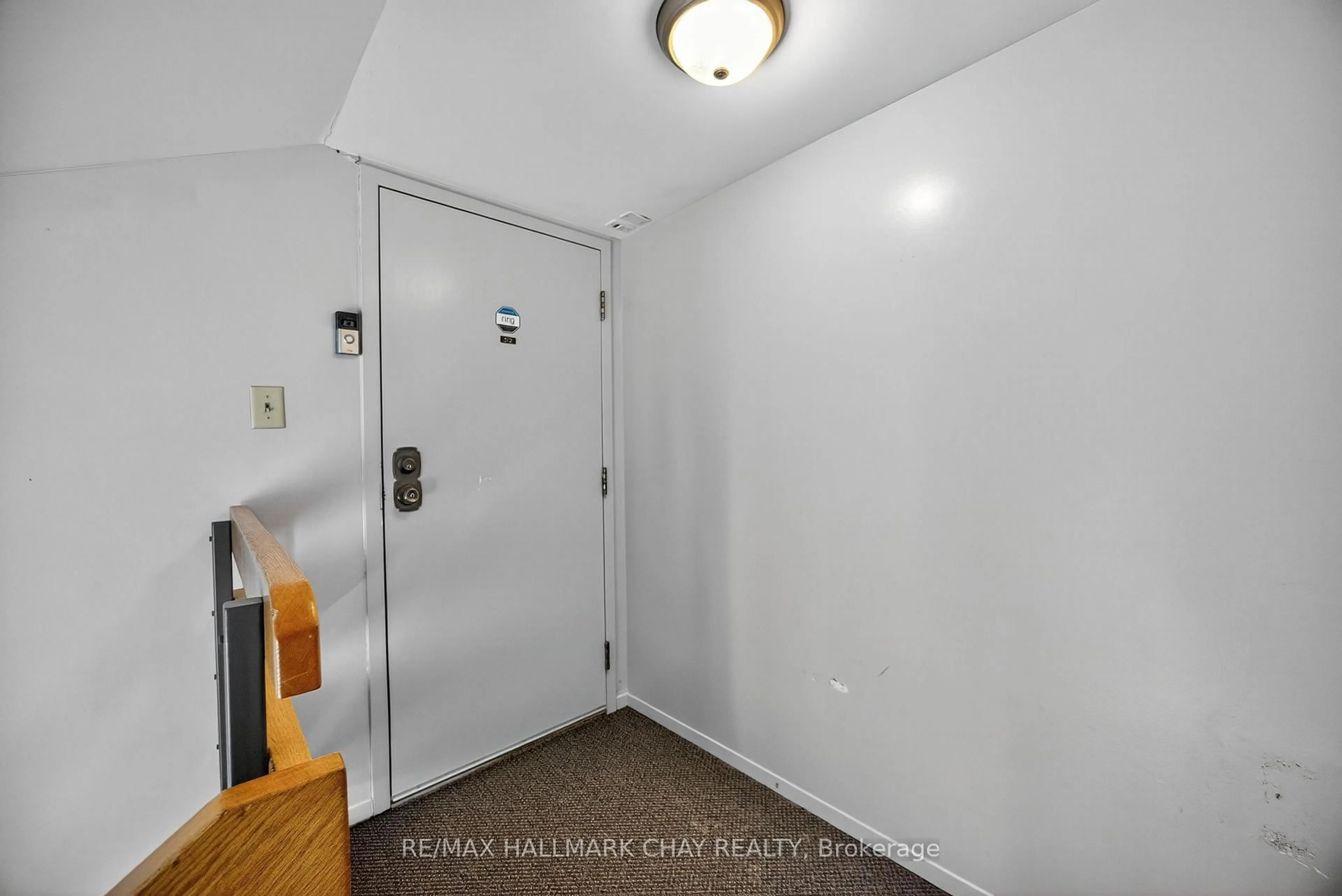 Indoor entryway for 1102 Horseshoe Valley Rd #312, Oro-Medonte Ontario L4M 4Y8