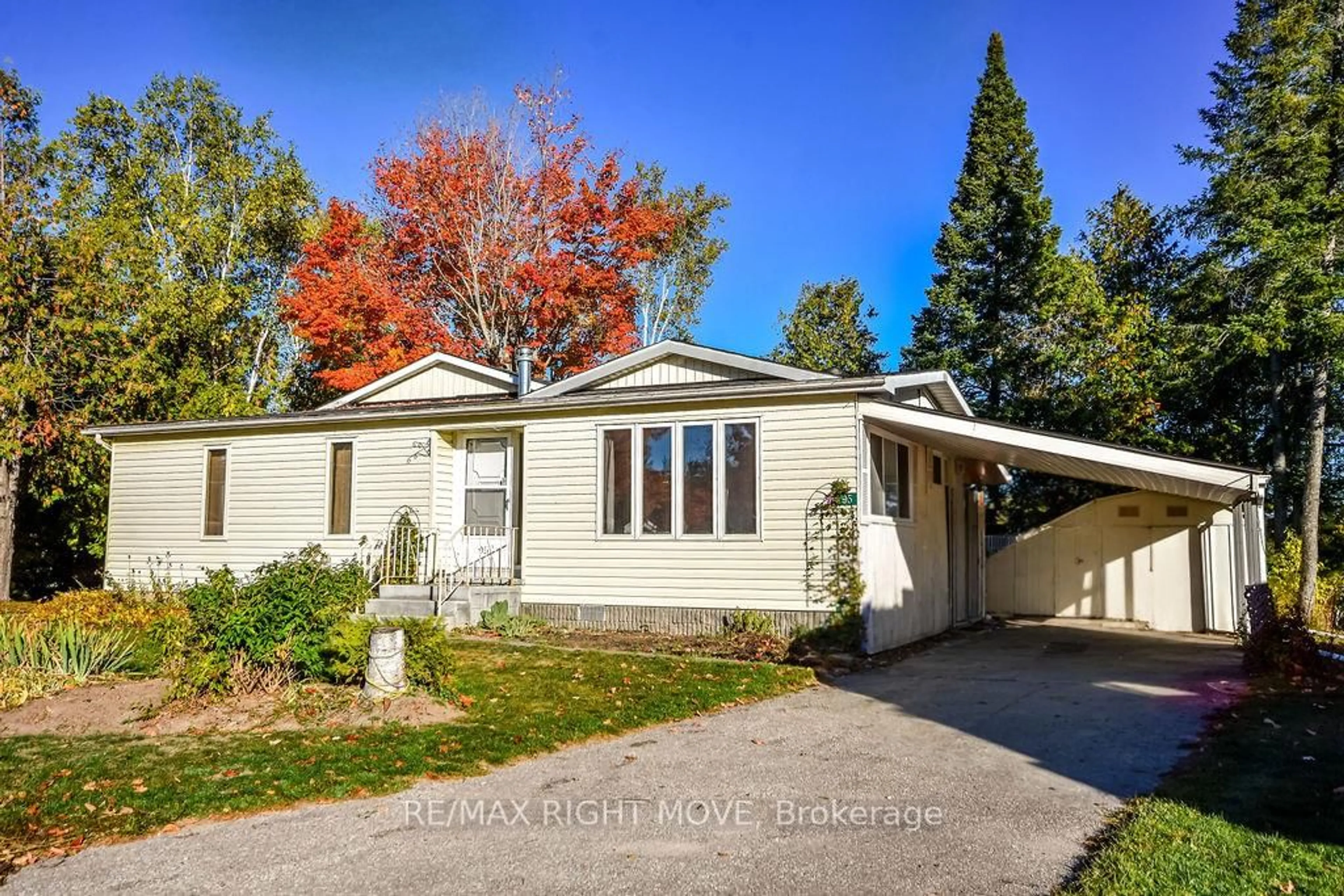 Home with vinyl exterior material, street for 95 Cameron Dr, Oro-Medonte Ontario L0L 1T0