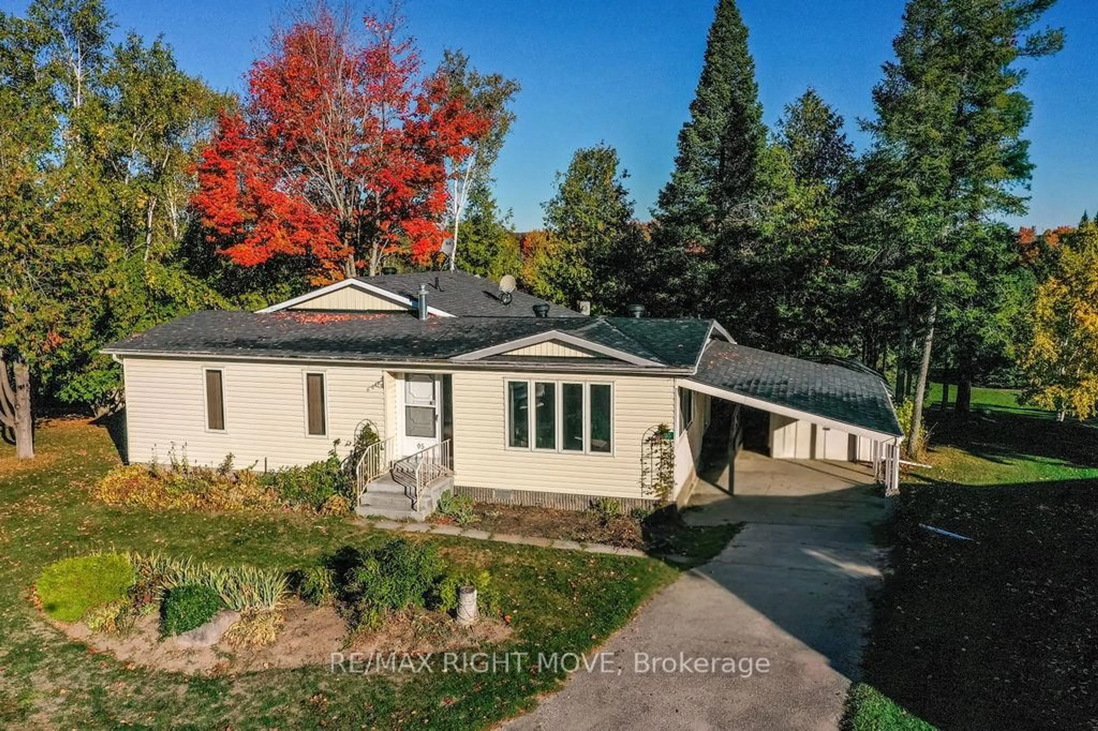 A pic from outside/outdoor area/front of a property/back of a property/a pic from drone, unknown for 95 Cameron Dr, Oro-Medonte Ontario L0L 1T0