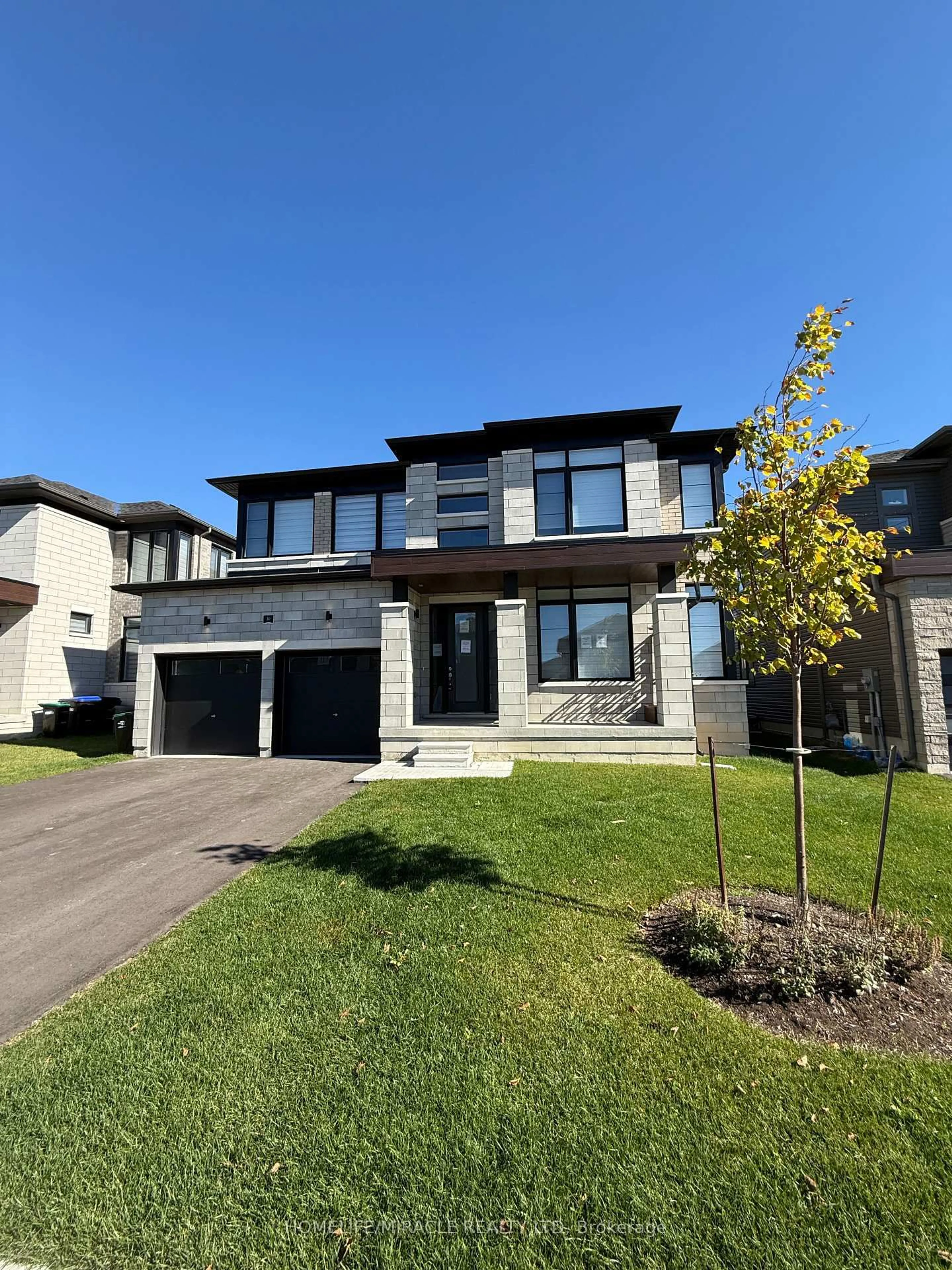 Home with brick exterior material, street for 10 Rosanne Circ, Wasaga Beach Ontario L9Z 0N4