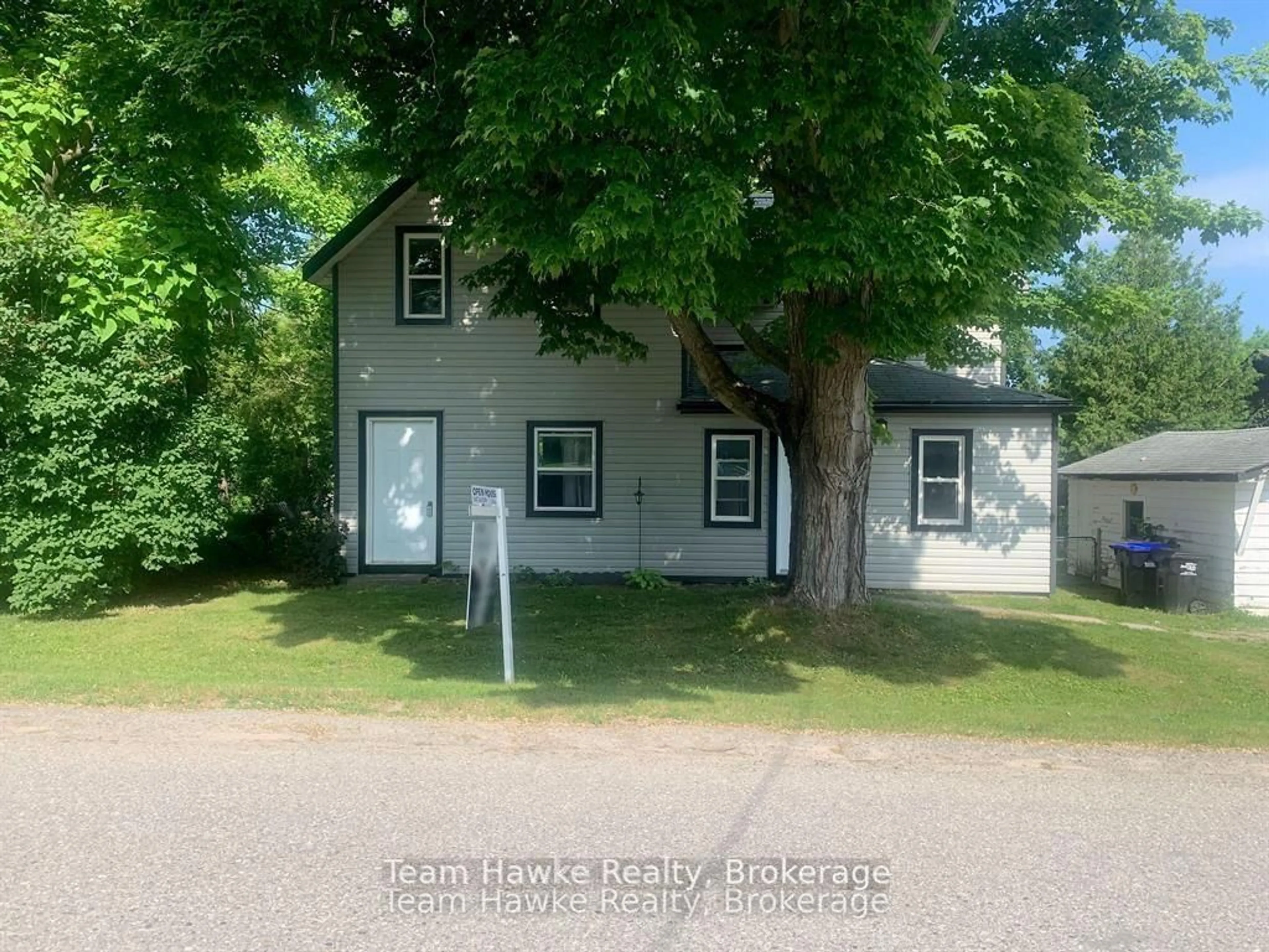 A pic from outside/outdoor area/front of a property/back of a property/a pic from drone, street for 54 Jephson St, Tay Ontario L0K 2A0