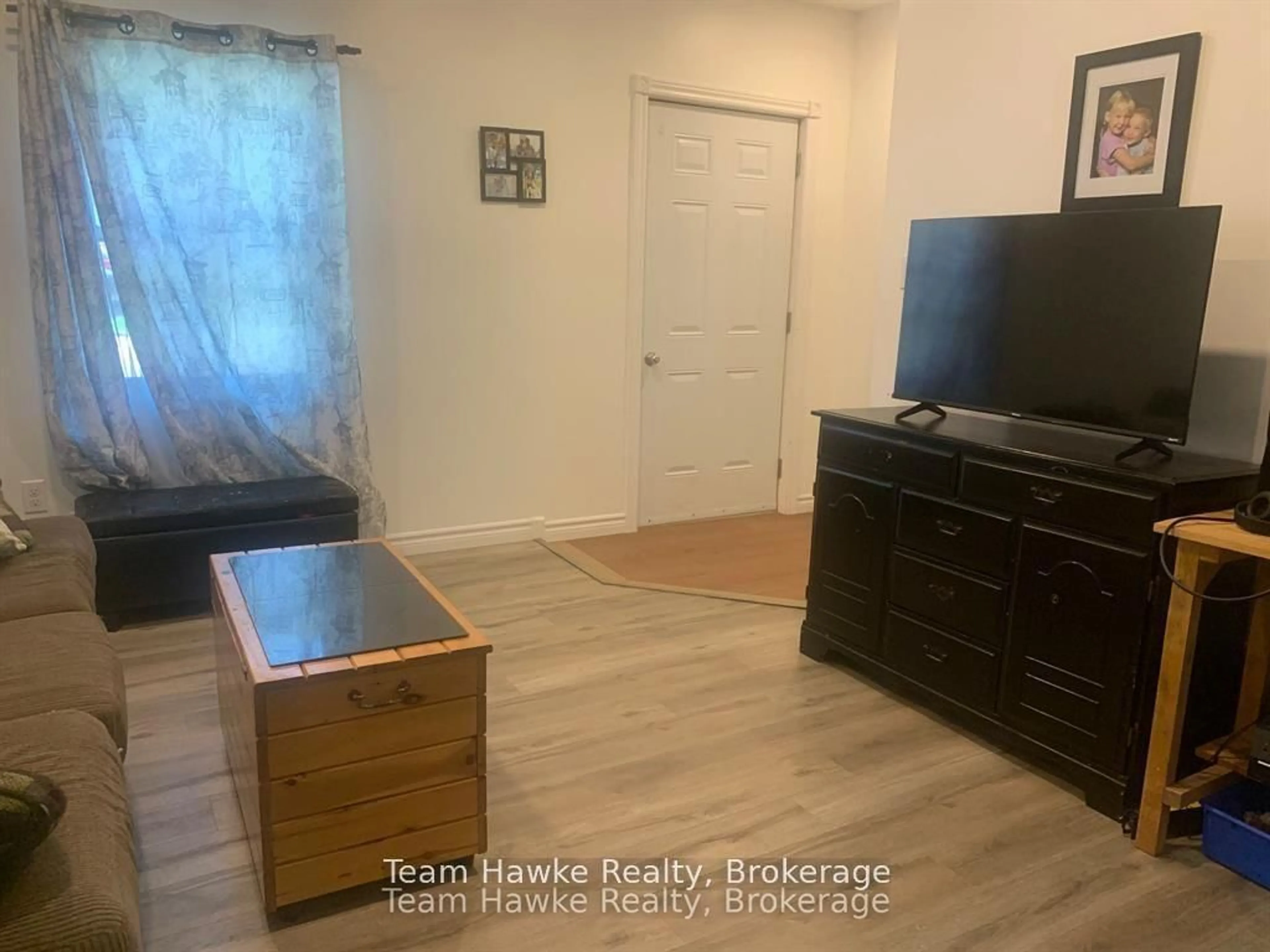 A pic of a room for 54 Jephson St, Tay Ontario L0K 2A0