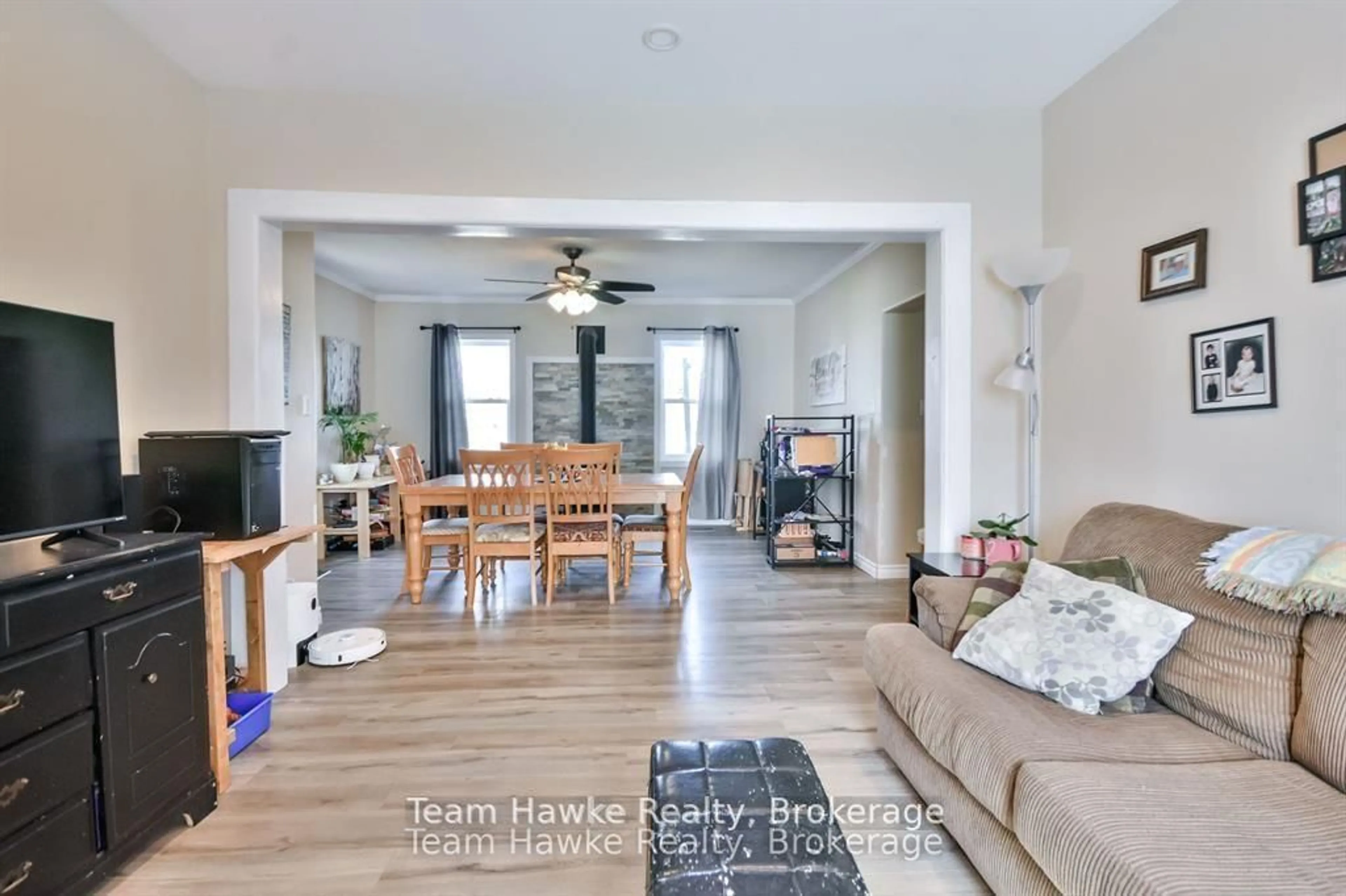 Living room with furniture, unknown for 54 Jephson St, Tay Ontario L0K 2A0