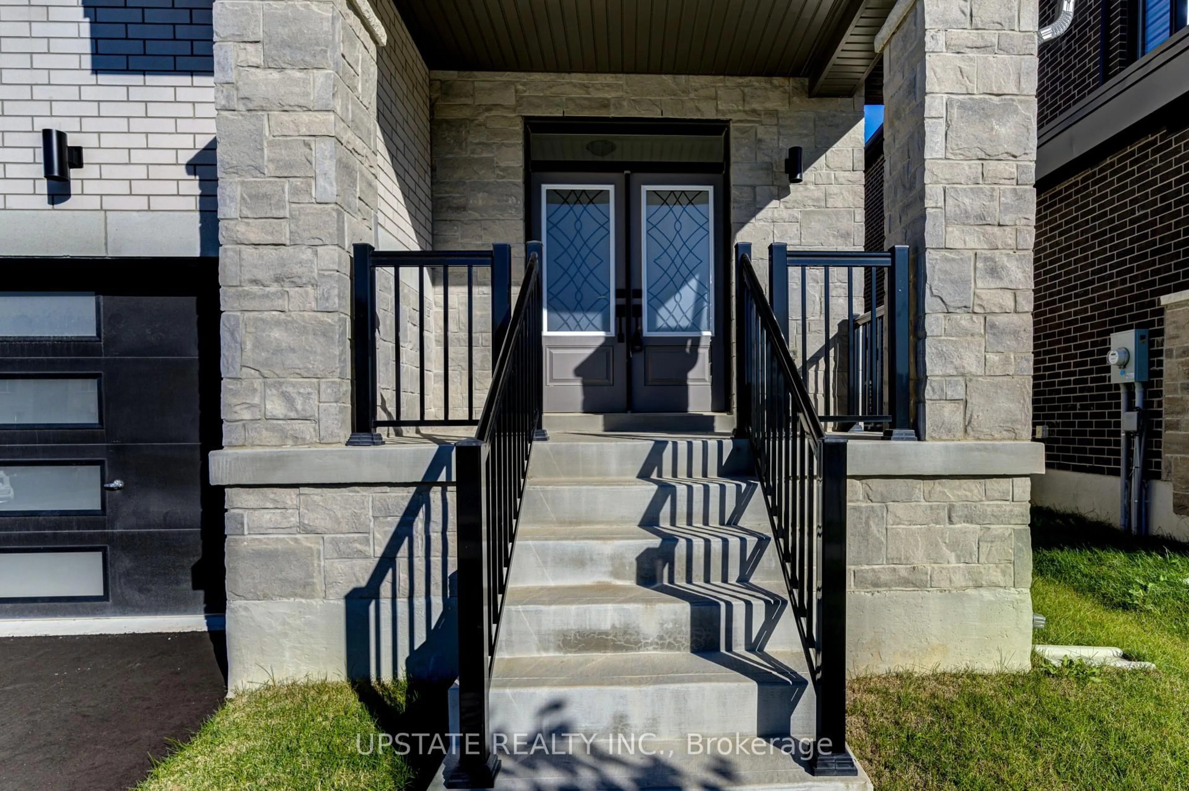 Stairs for 12 Nicort Rd, Wasaga Beach Ontario L9Z 0N4