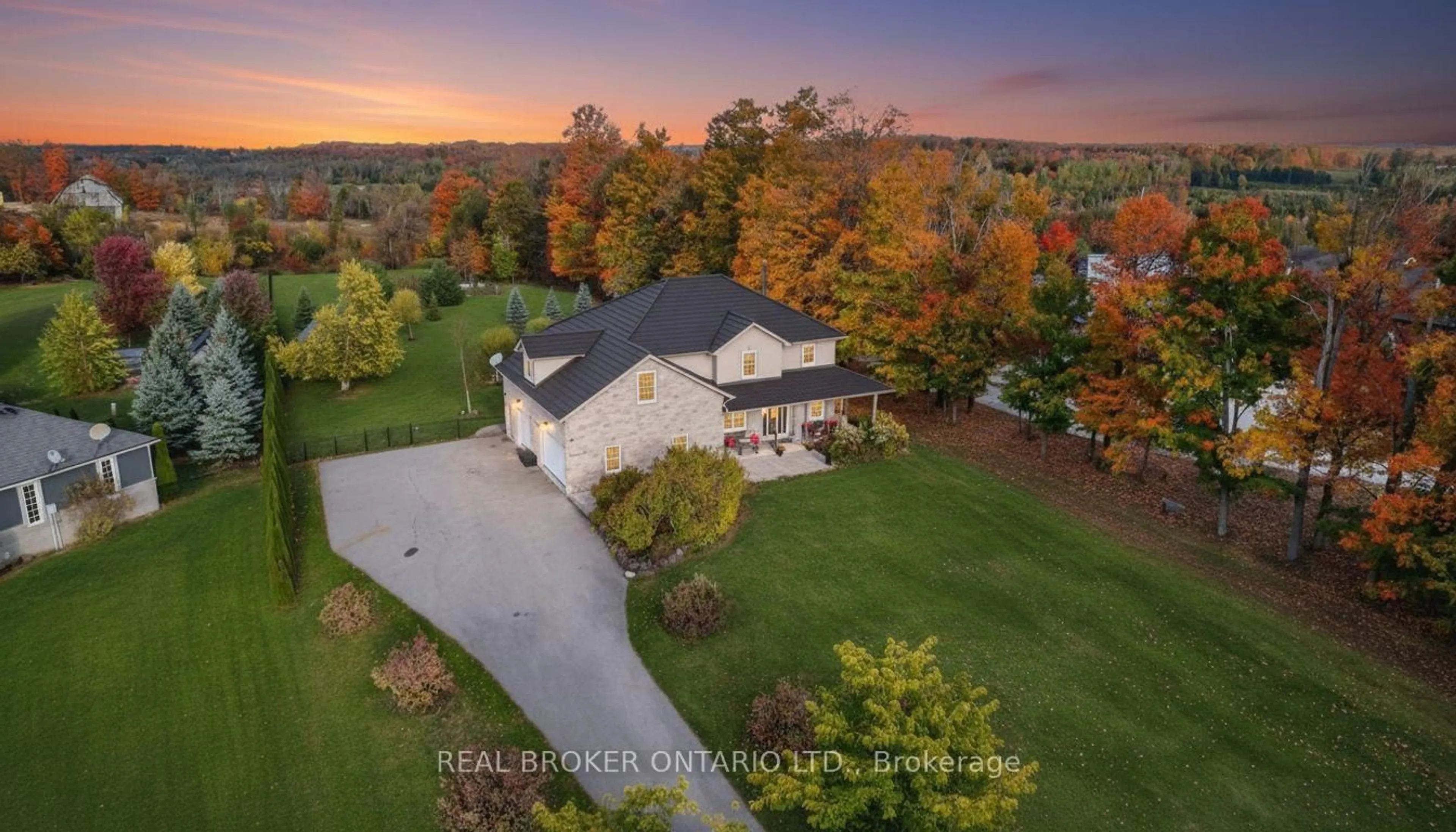 A pic from outside/outdoor area/front of a property/back of a property/a pic from drone, water/lake/river/ocean view for 3225 10 Line, Oro-Medonte Ontario L0L 1T0
