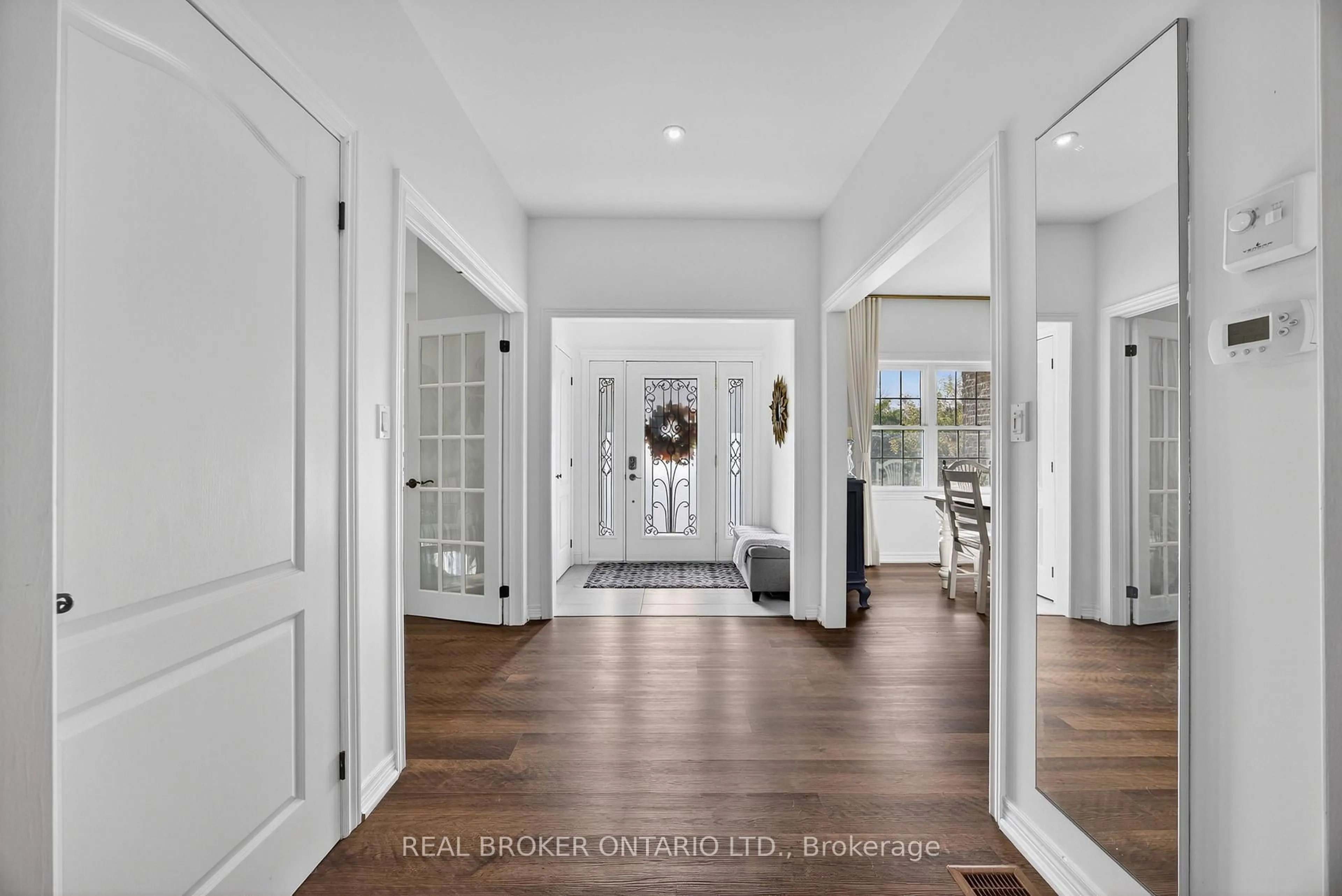 Indoor entryway for 3225 10 Line, Oro-Medonte Ontario L0L 1T0