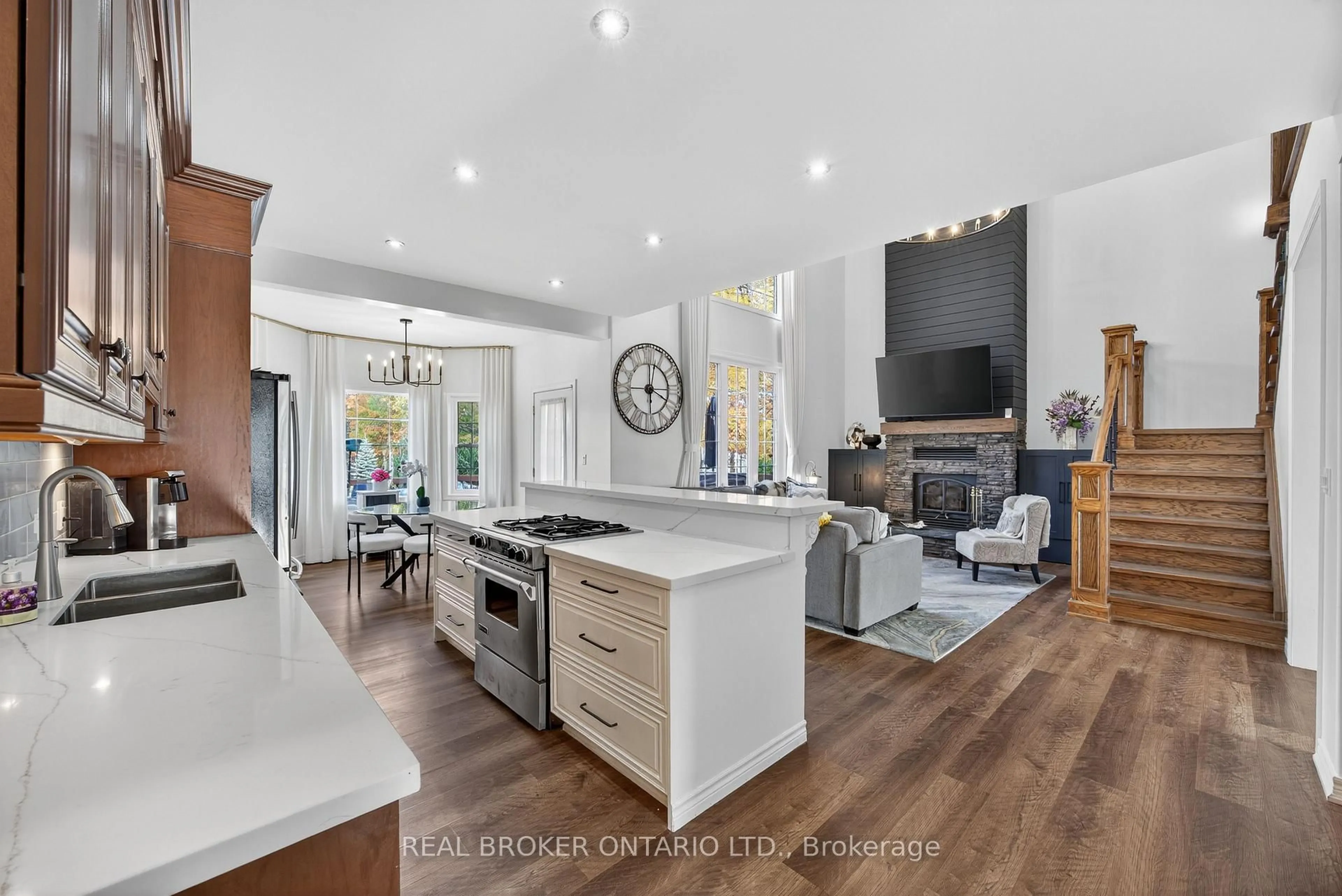 Open concept kitchen, unknown for 3225 10 Line, Oro-Medonte Ontario L0L 1T0