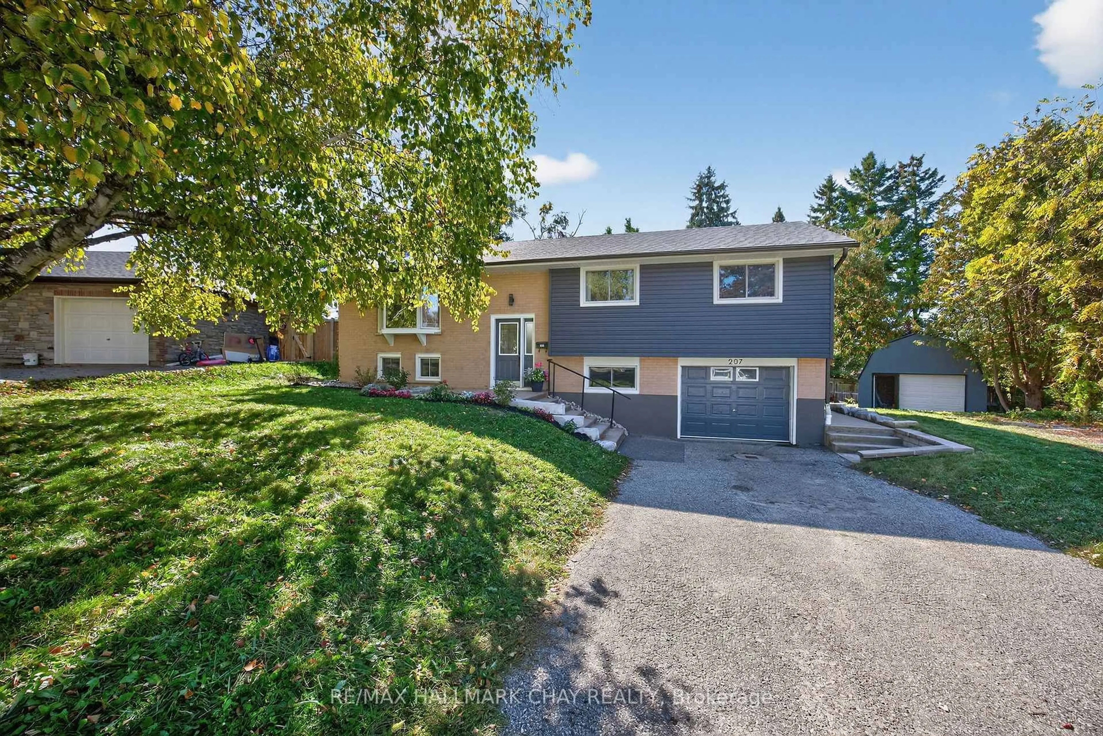 Unknown for 207 Merrett Dr, Barrie Ontario L4N 3Y4