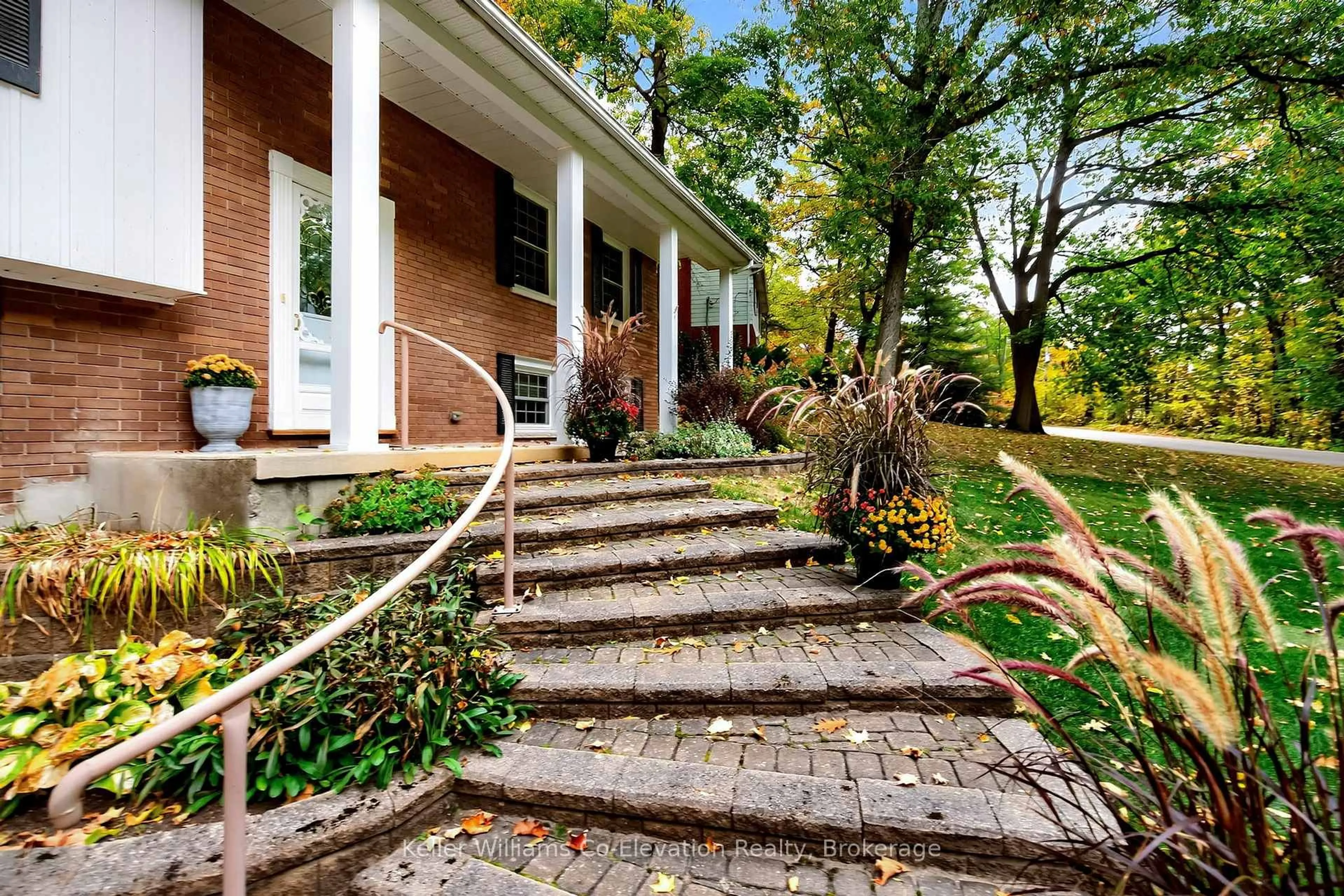 Home with brick exterior material, street for 816 Portage Park Lane, Midland Ontario L4R 5G3
