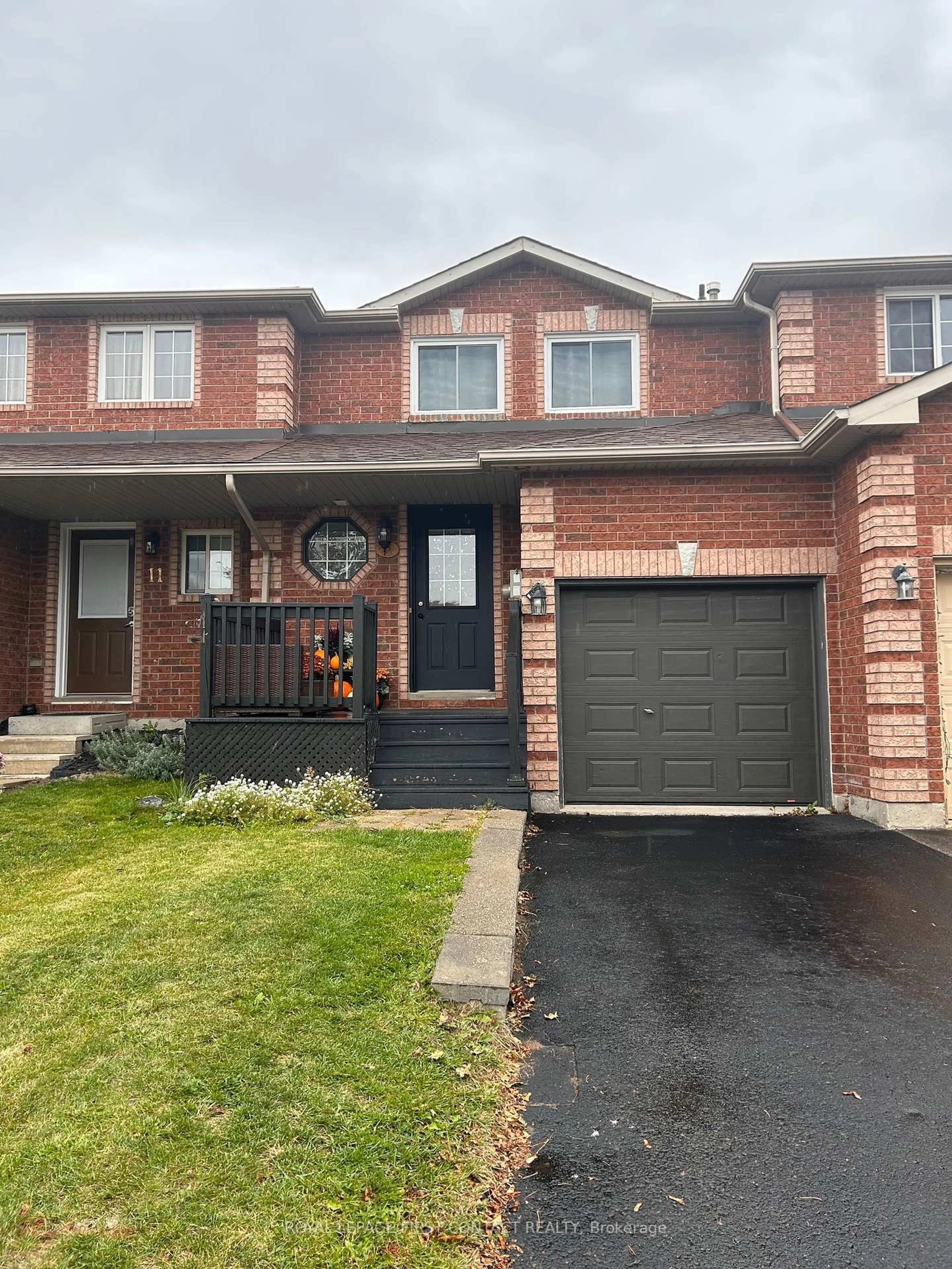 Home with brick exterior material, street for 13 Lee Cres, Barrie Ontario L4N 9Z5