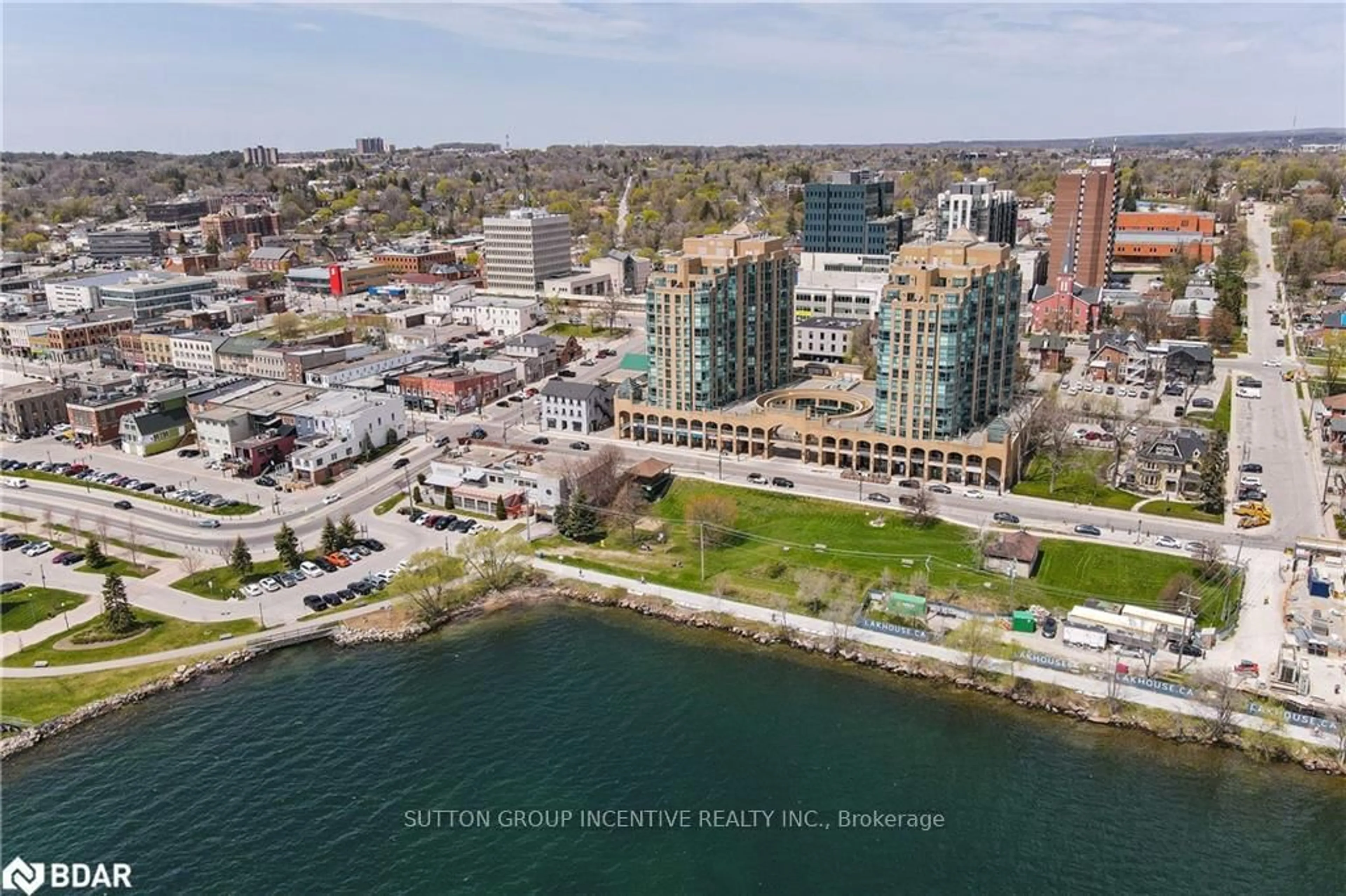A pic from outside/outdoor area/front of a property/back of a property/a pic from drone, water/lake/river/ocean view for 150 DUNLOP St #908, Barrie Ontario L4M 6H1