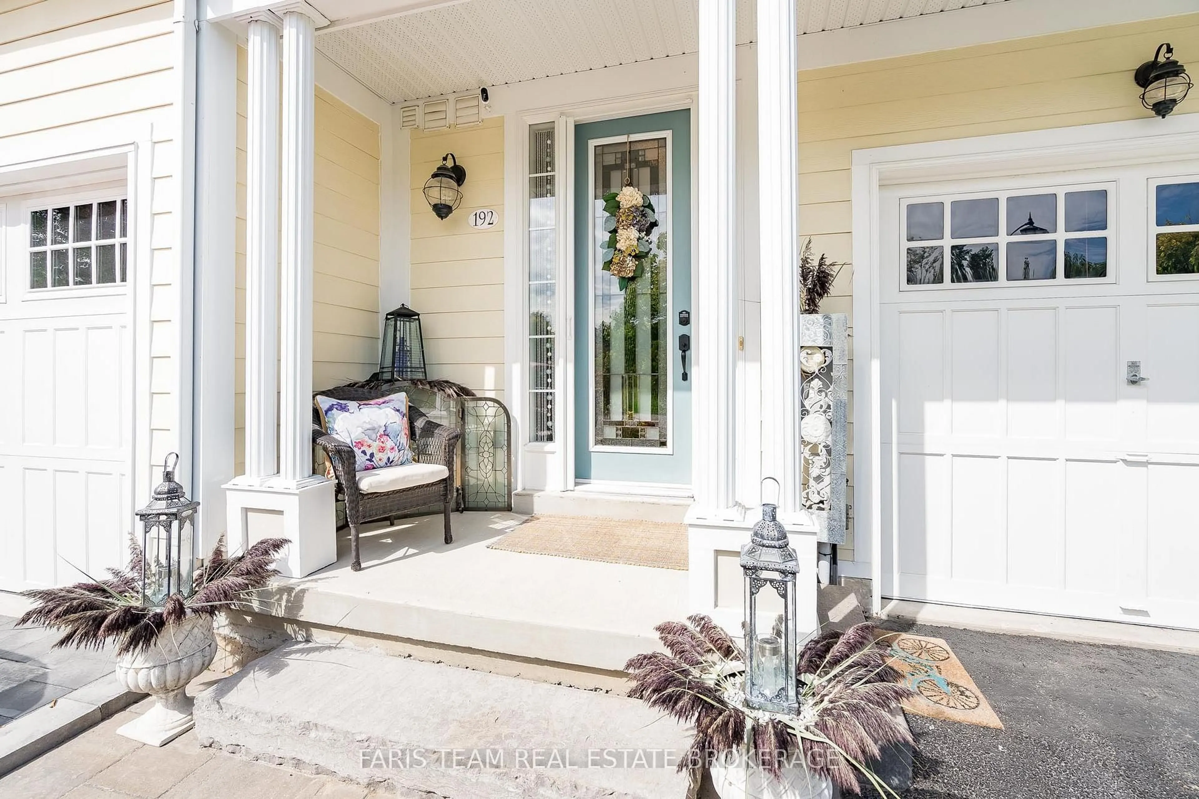 Indoor entryway for 192 Wycliffe Cove, Tay Ontario L0K 2A0