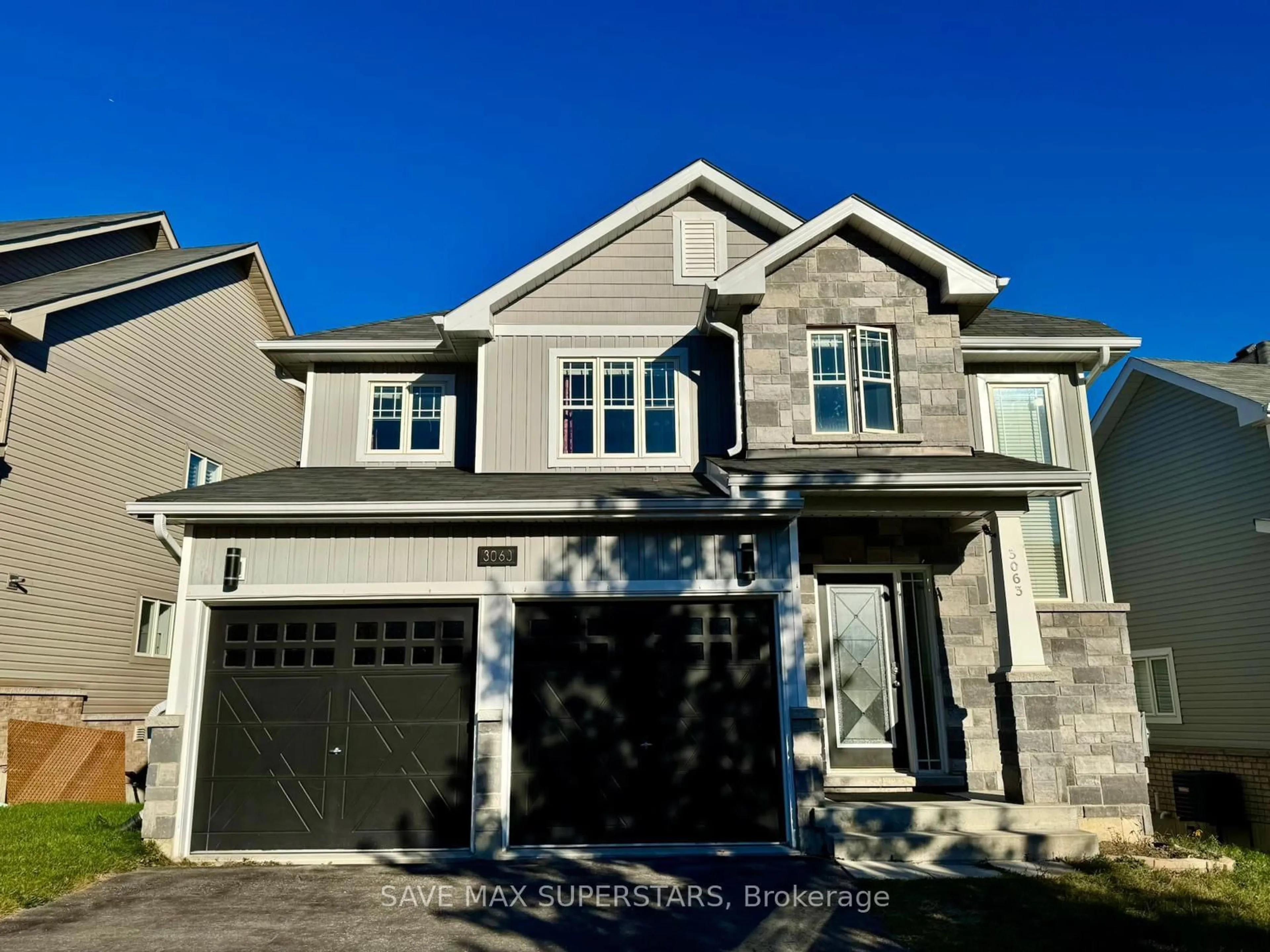 Home with vinyl exterior material, street for 3063 Emperor Dr, Orillia Ontario L3V 0G4