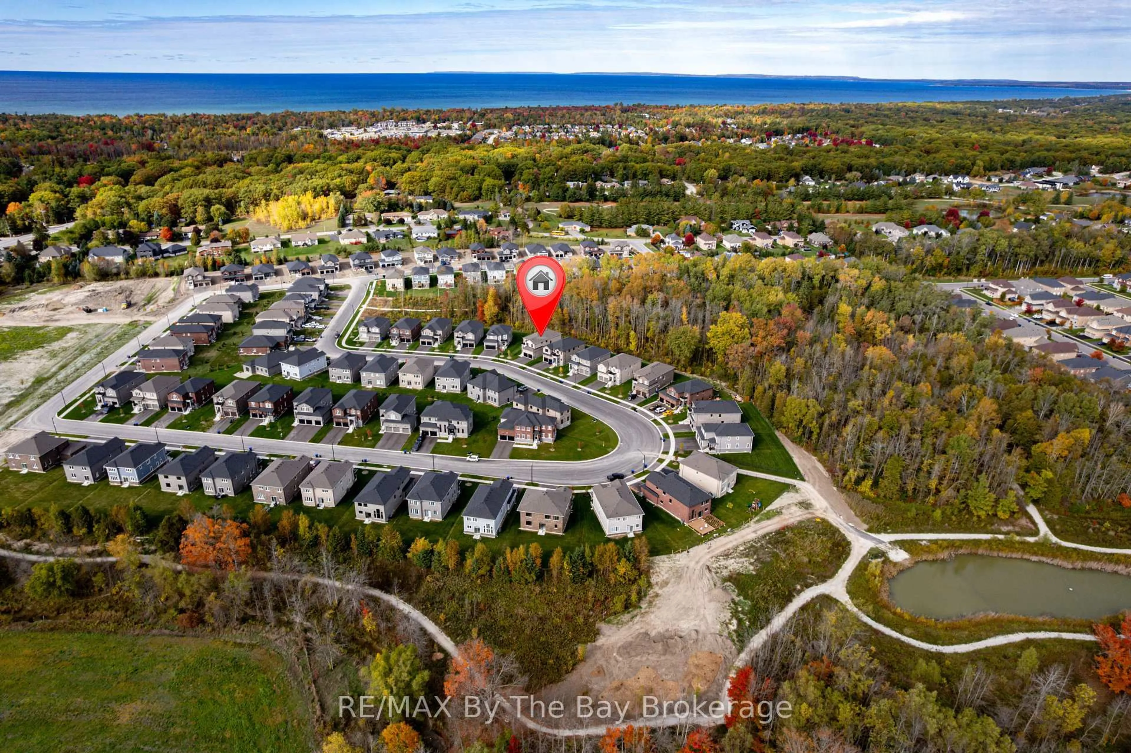 A pic from outside/outdoor area/front of a property/back of a property/a pic from drone, water/lake/river/ocean view for 26 Amber Dr, Wasaga Beach Ontario L9Z 0R8