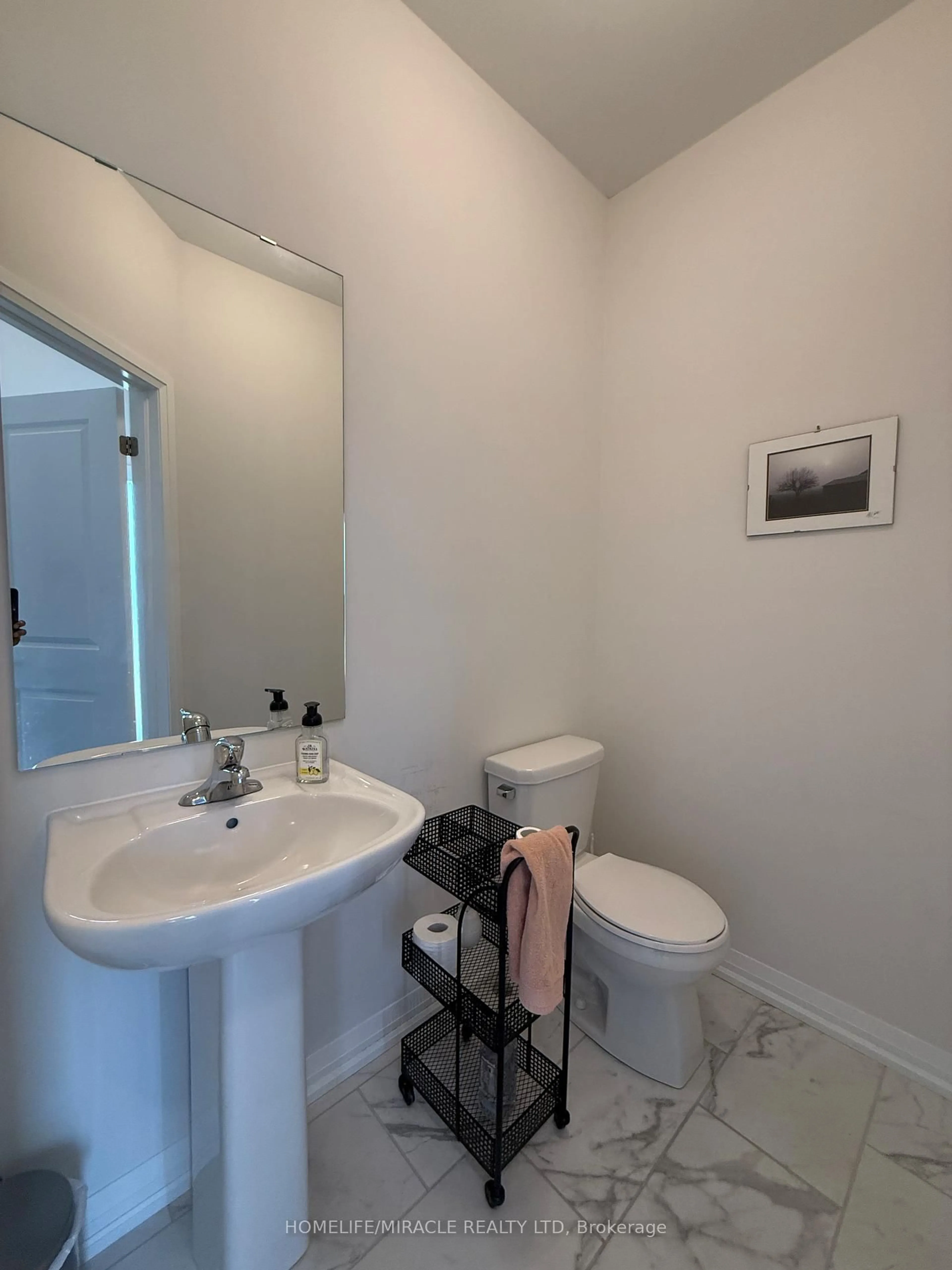 Standard bathroom, unknown for 3 Federica Cres, Wasaga Beach Ontario L9Z 0N5
