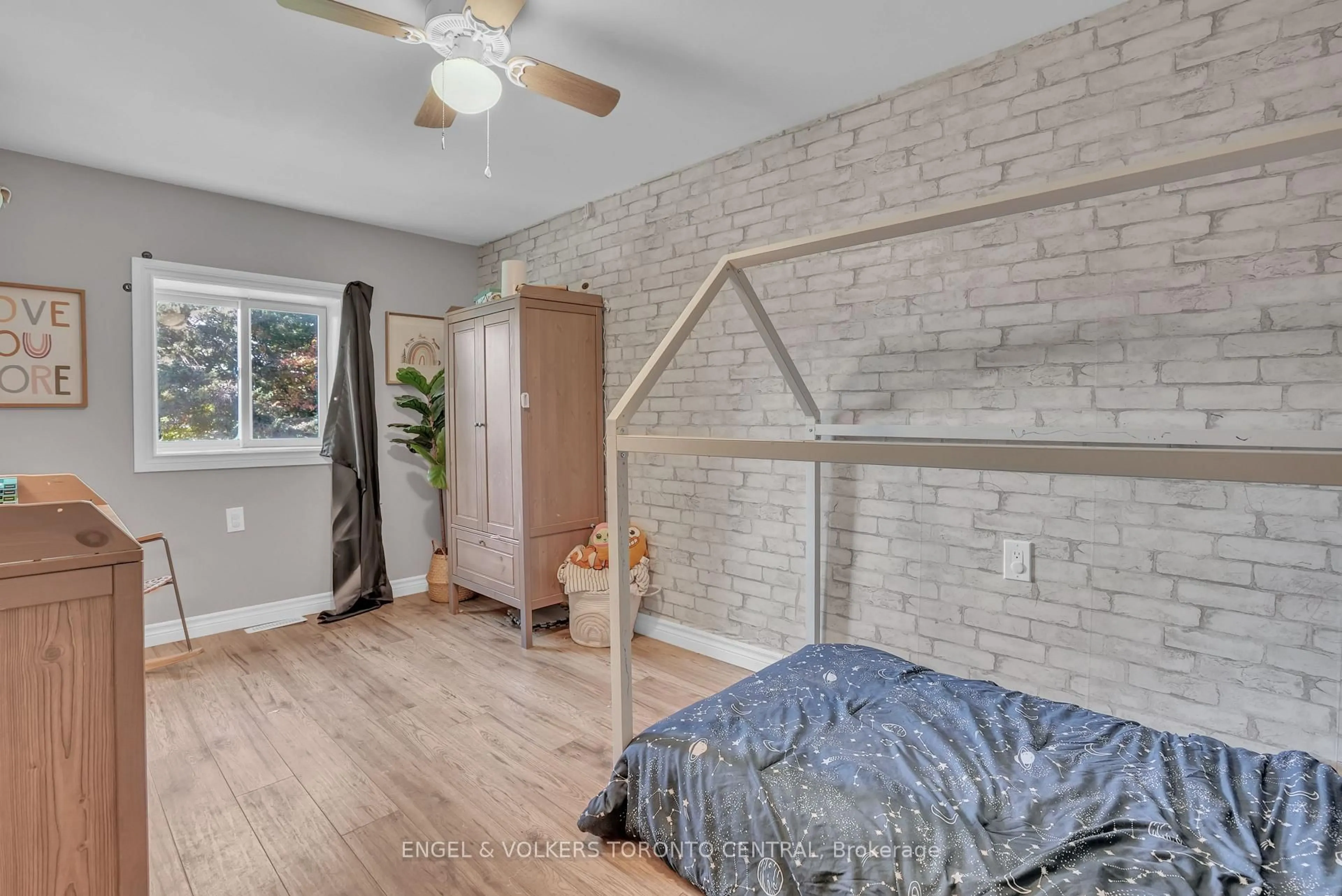 A pic of a room for 2165 TOWN Line, Severn Ontario L0K 1E0