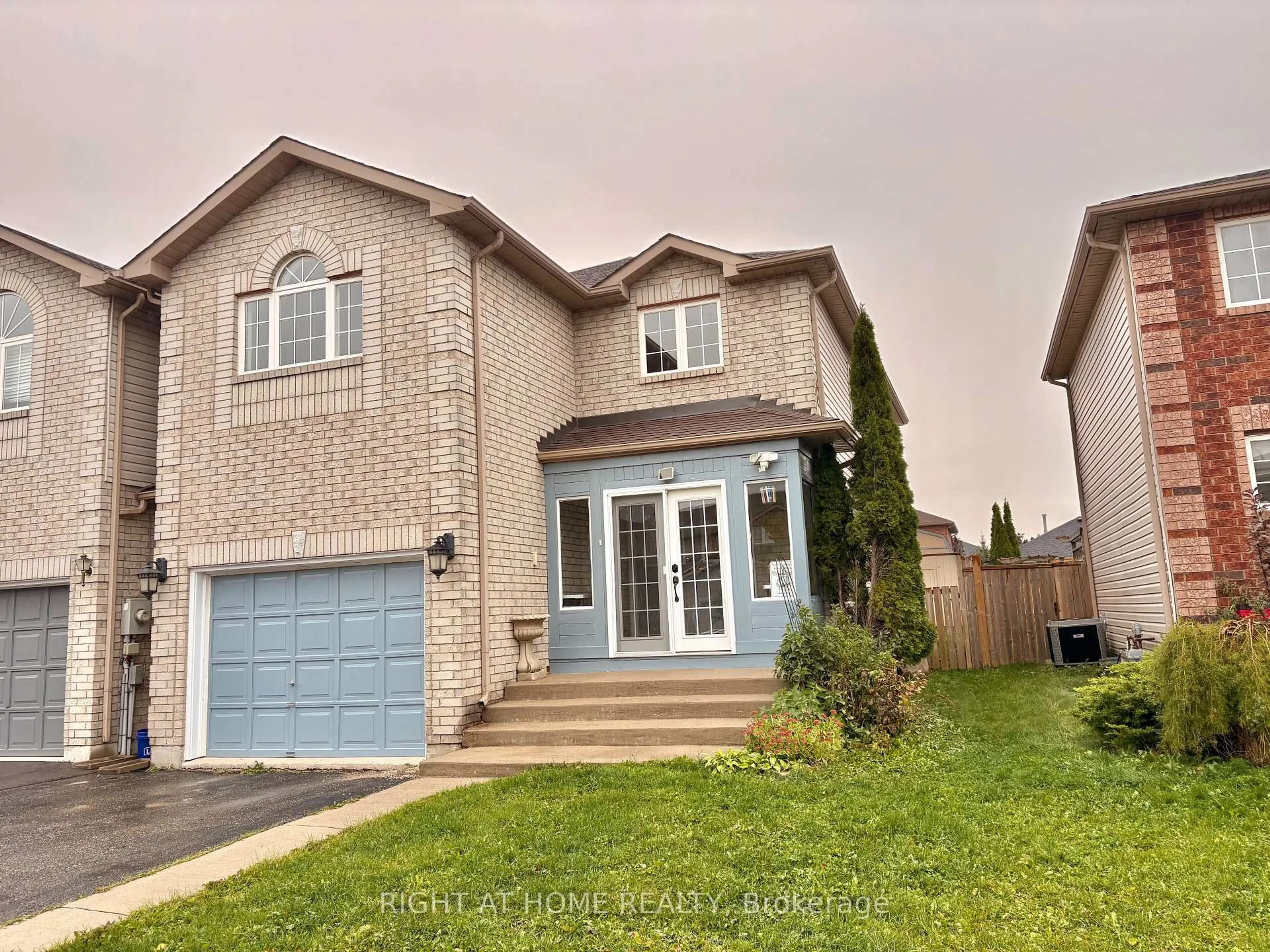 Home with brick exterior material, street for 33 Raymond Cres, Barrie Ontario L4N 0X6