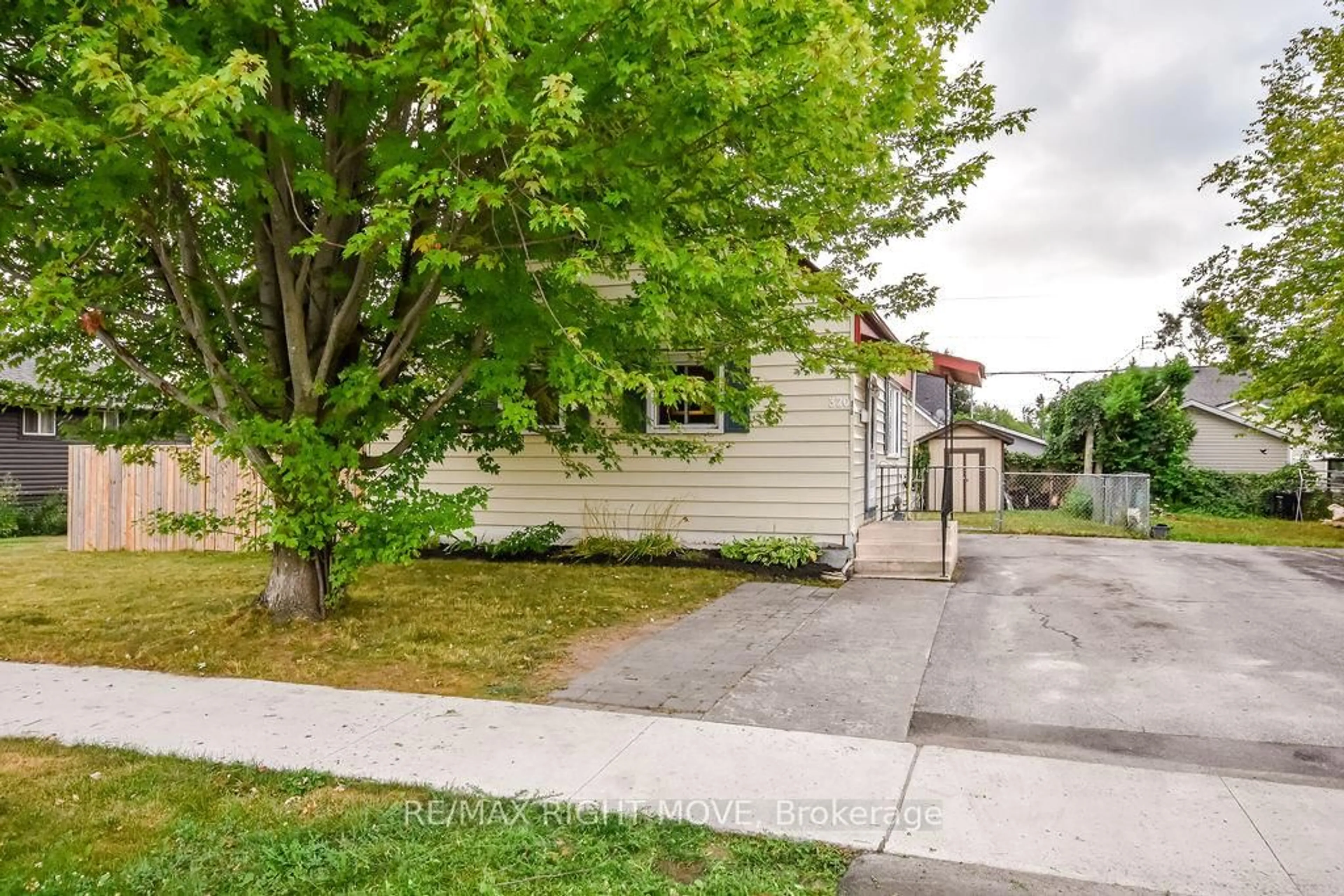 Unknown for 320 HILDA St, Orillia Ontario L3V 1J3