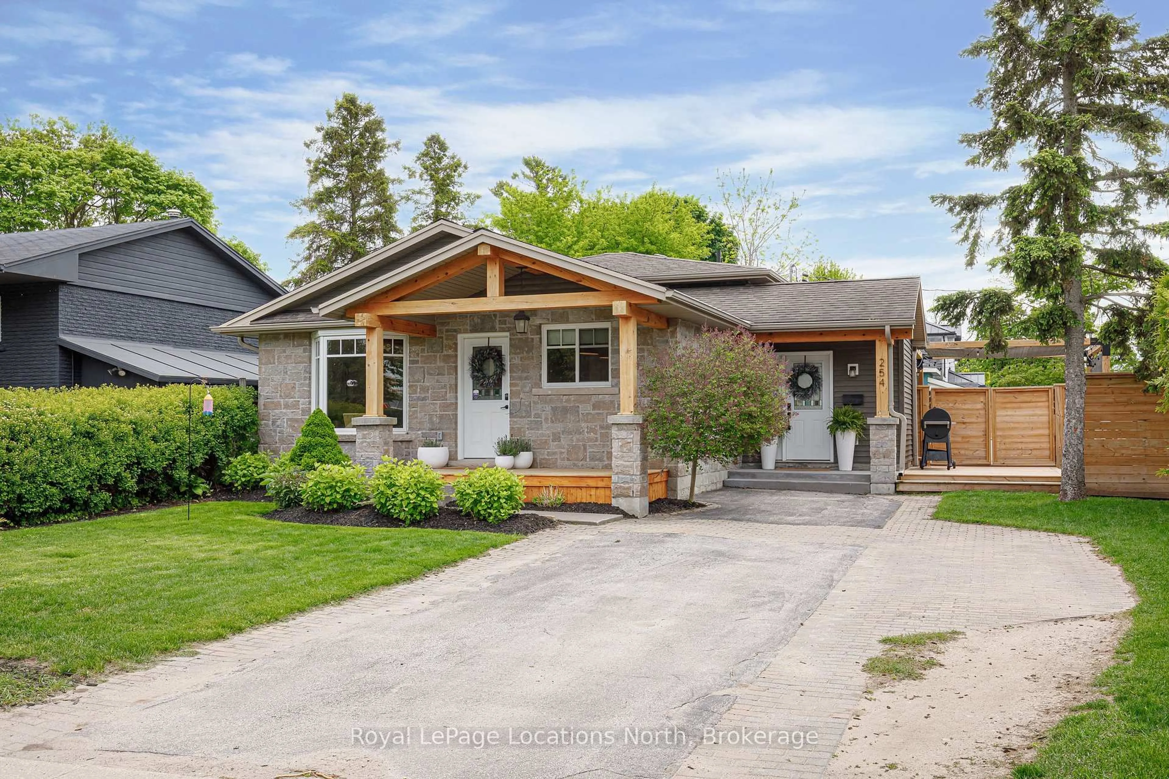 Unknown for 254 Third St, Collingwood Ontario L9Y 4E7