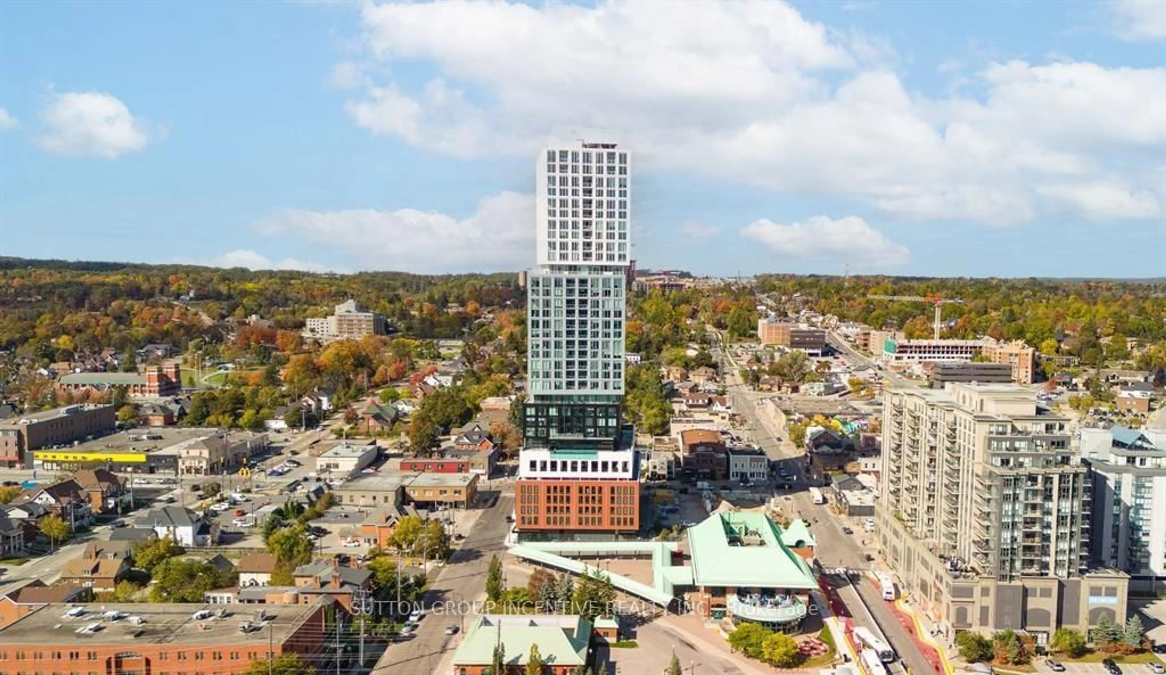 A pic from outside/outdoor area/front of a property/back of a property/a pic from drone, city buildings view from balcony for 39 Mary St #802, Barrie Ontario L4N 1S9