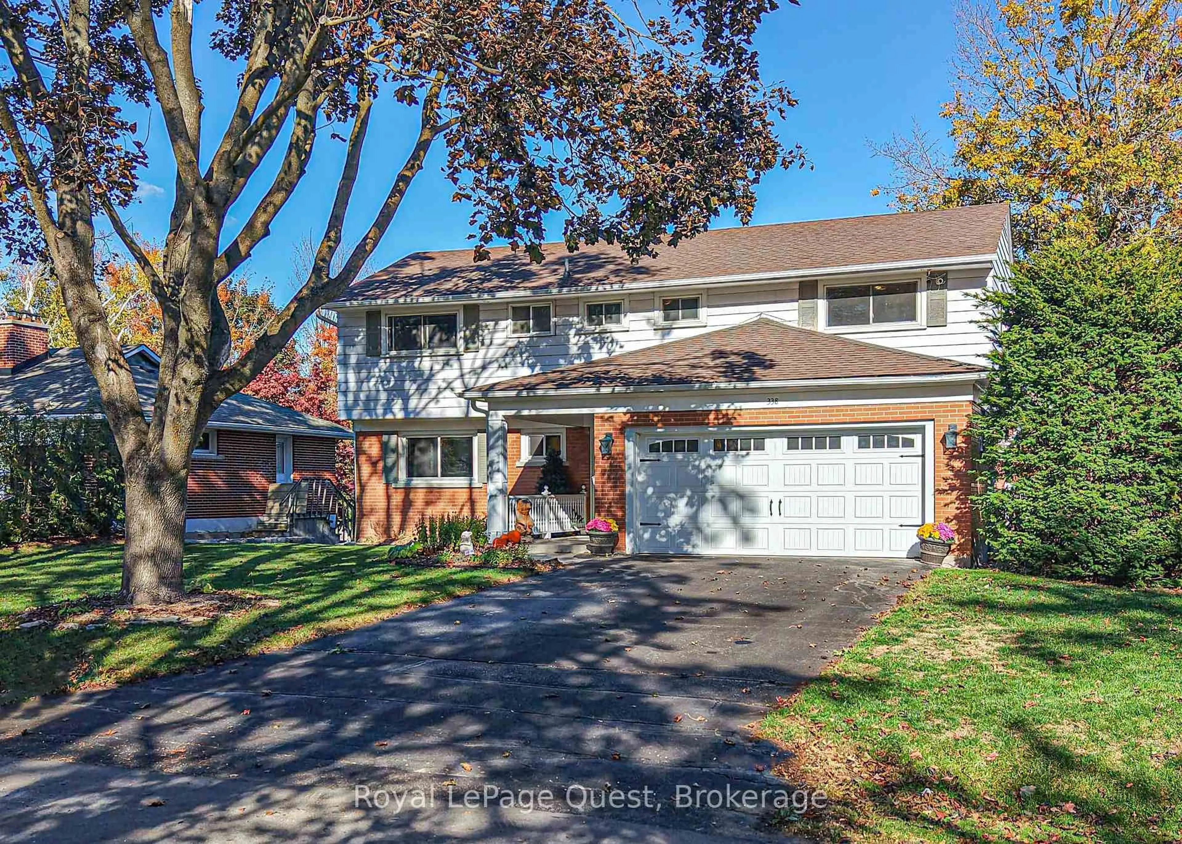 Home with brick exterior material, street for 338 Old Muskoka Rd, Orillia Ontario L3V 4G4