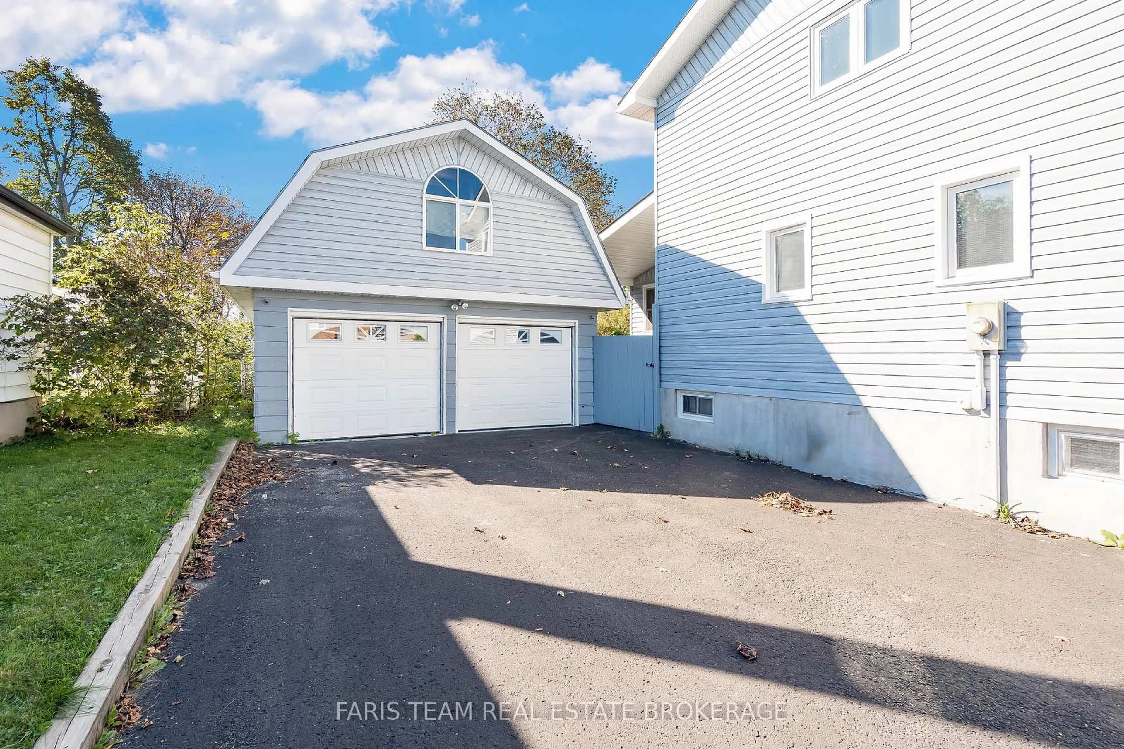 Unknown for 31 Napier St, Barrie Ontario L4M 1W1