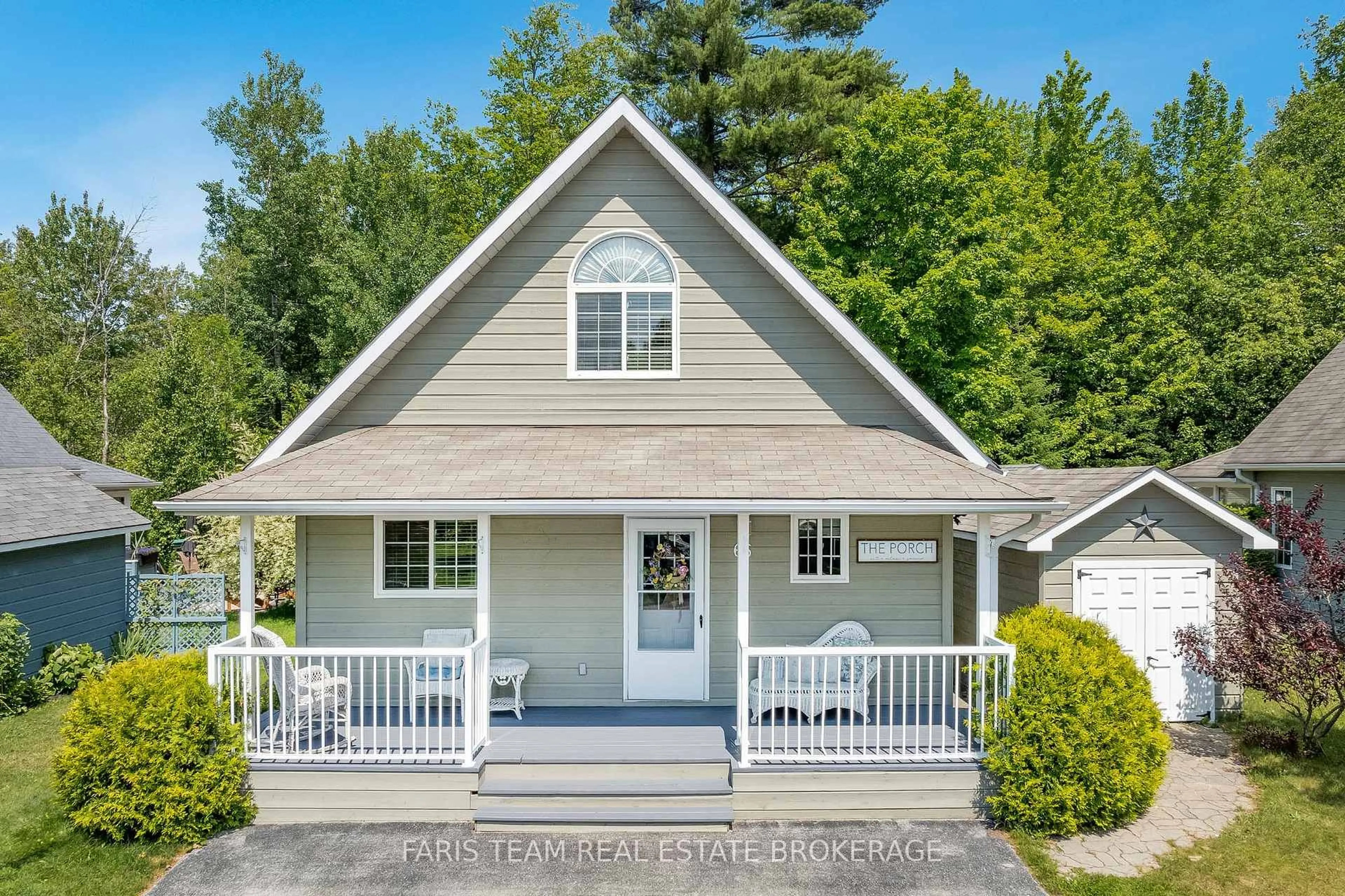 Home with vinyl exterior material, street for 65 Madawaska Tr, Wasaga Beach Ontario L9Z 1X7