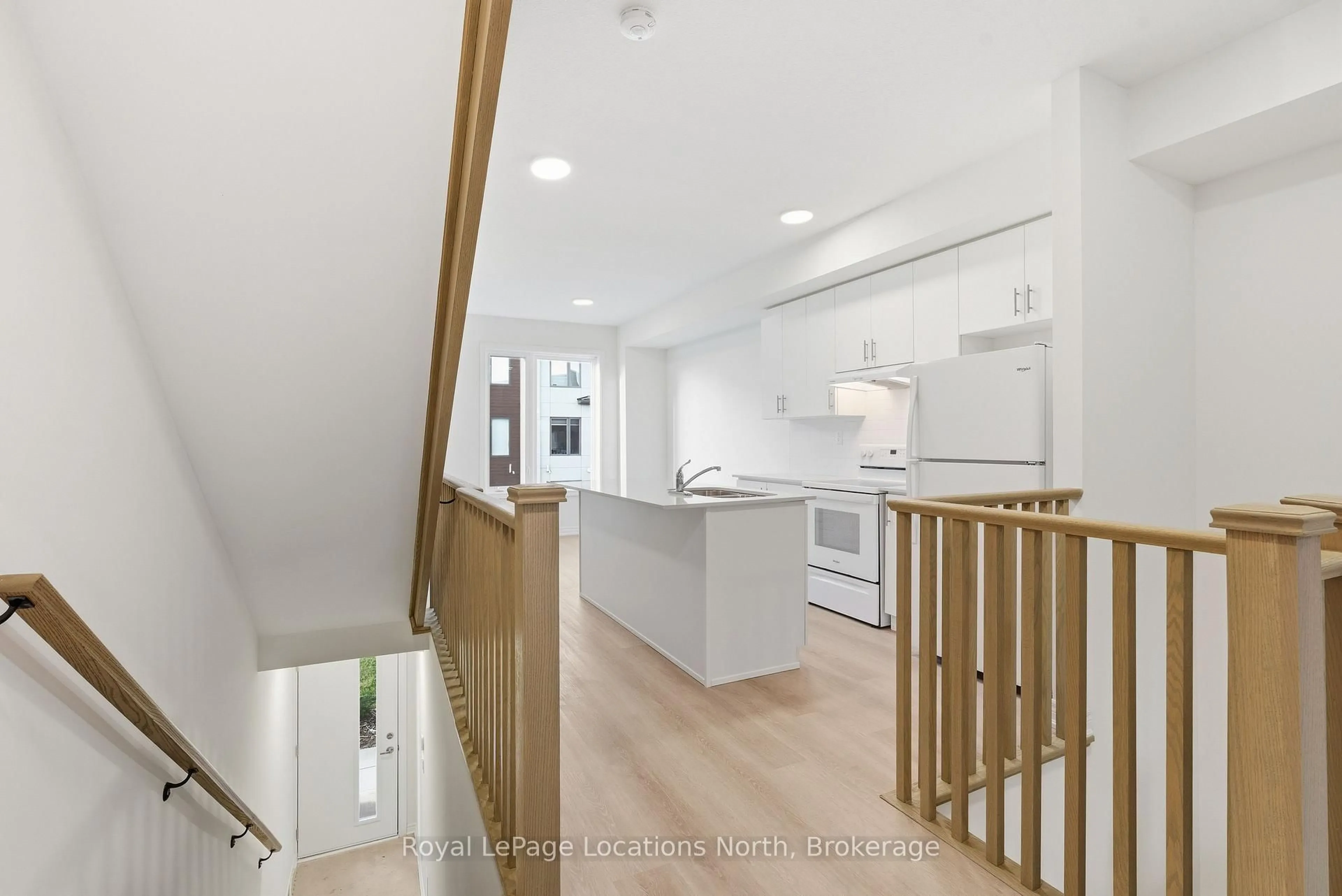 Open concept kitchen, unknown for 78 Winters Cres, Collingwood Ontario L9Y 5T1