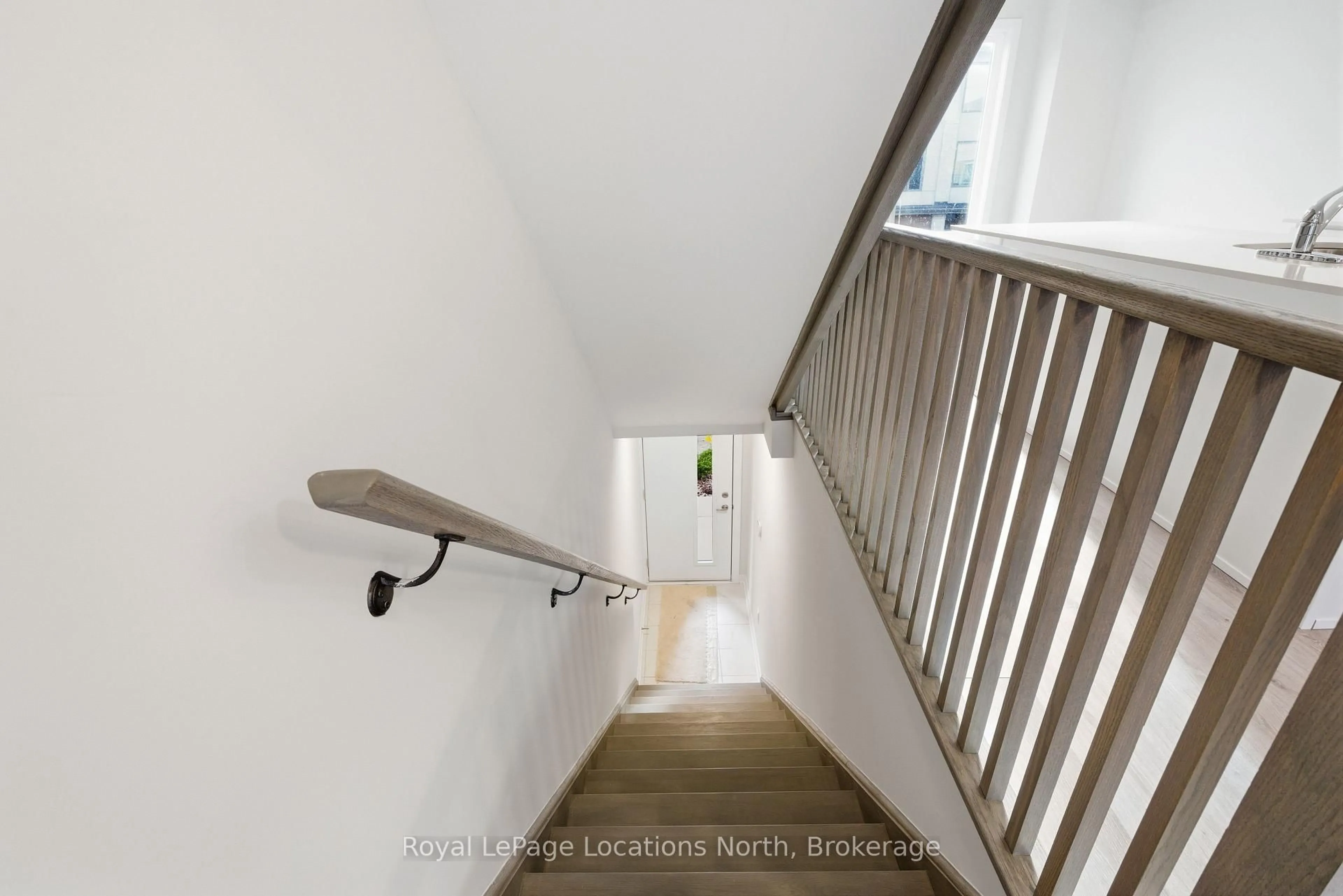 Stairs for 42 Winters Cres, Collingwood Ontario L9Y 5H8