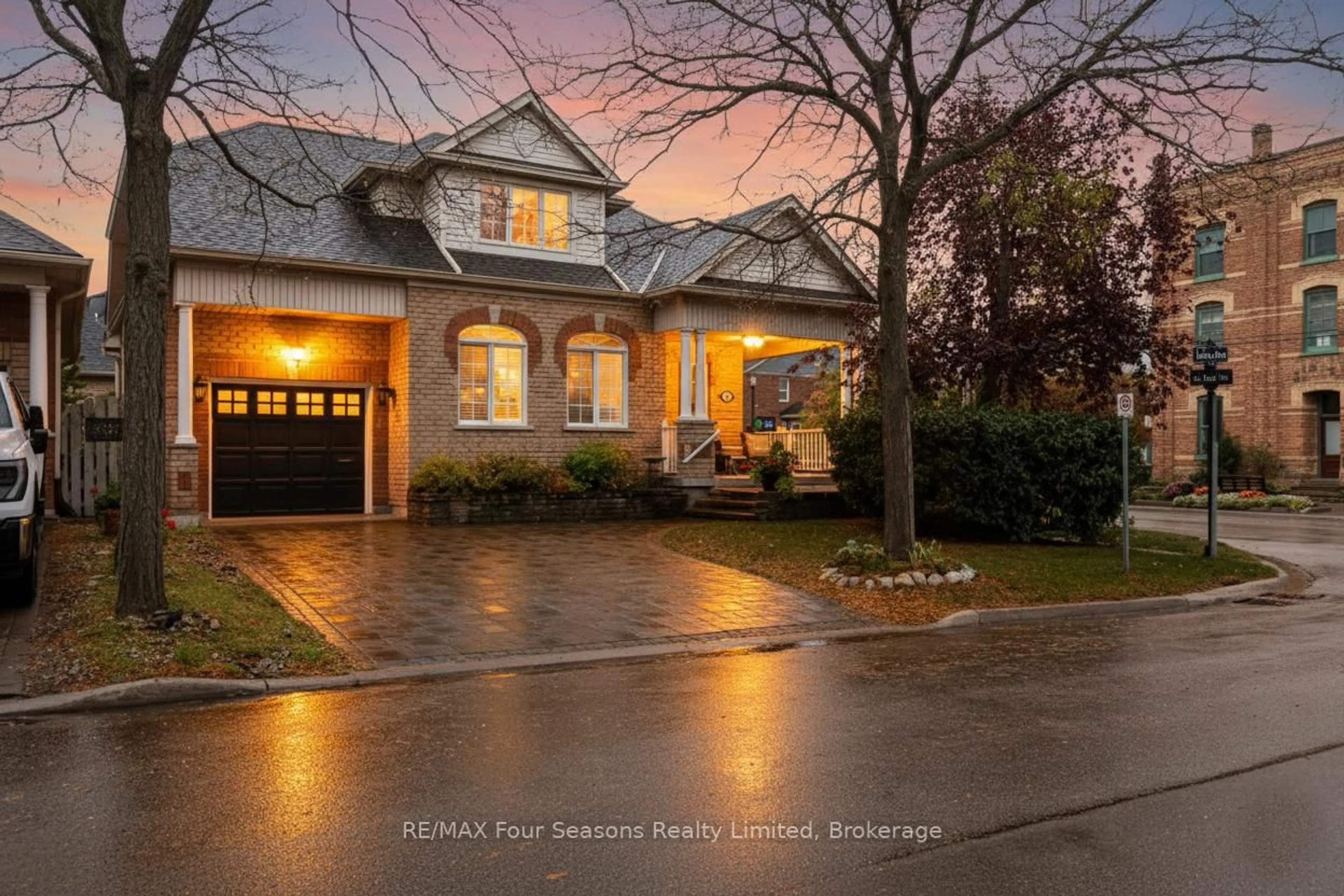 Unknown for 2 CALLARY Cres, Collingwood Ontario L9Y 4Y1