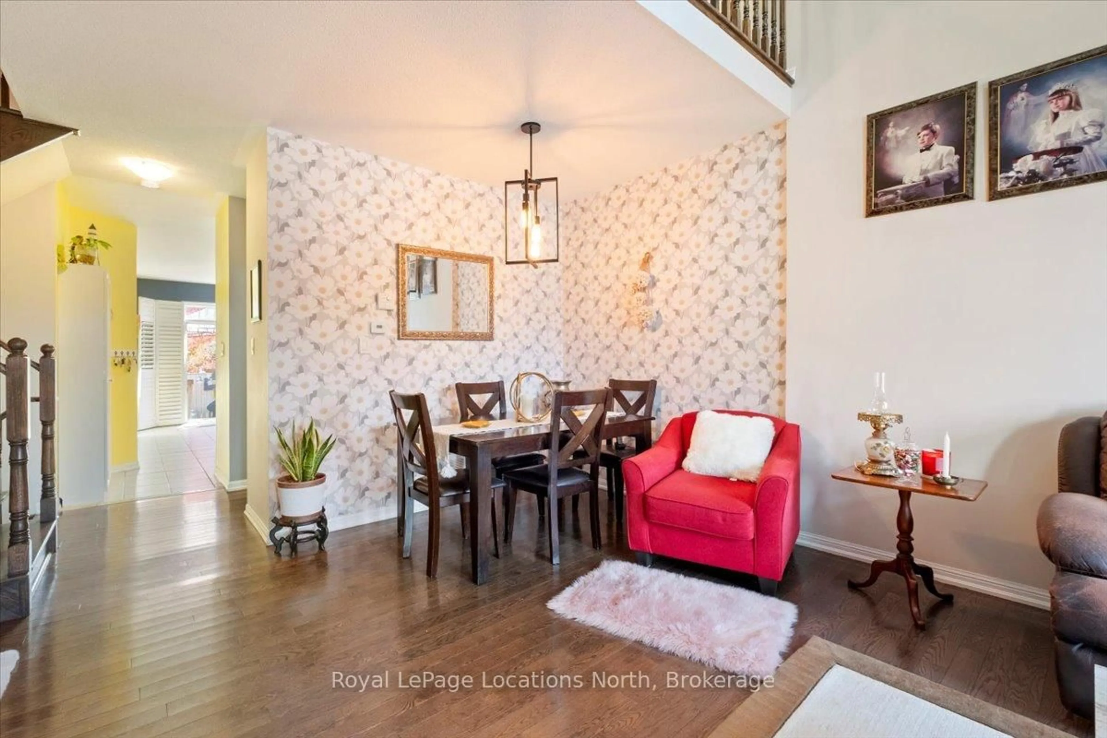 Dining room, wood/laminate floor for 21 Appalachian Tr #21, Wasaga Beach Ontario L9Z 0G3