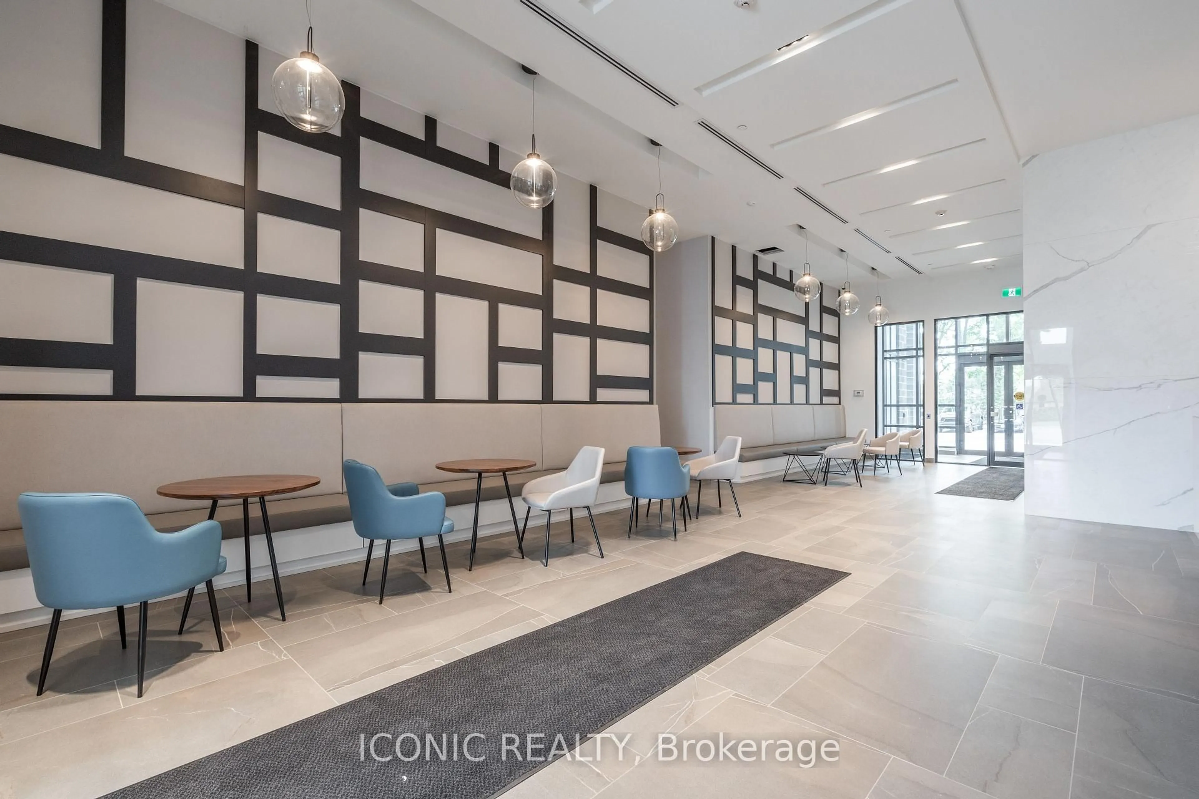 Lobby for 681 Yonge St #107, Barrie Ontario L9J 0K1