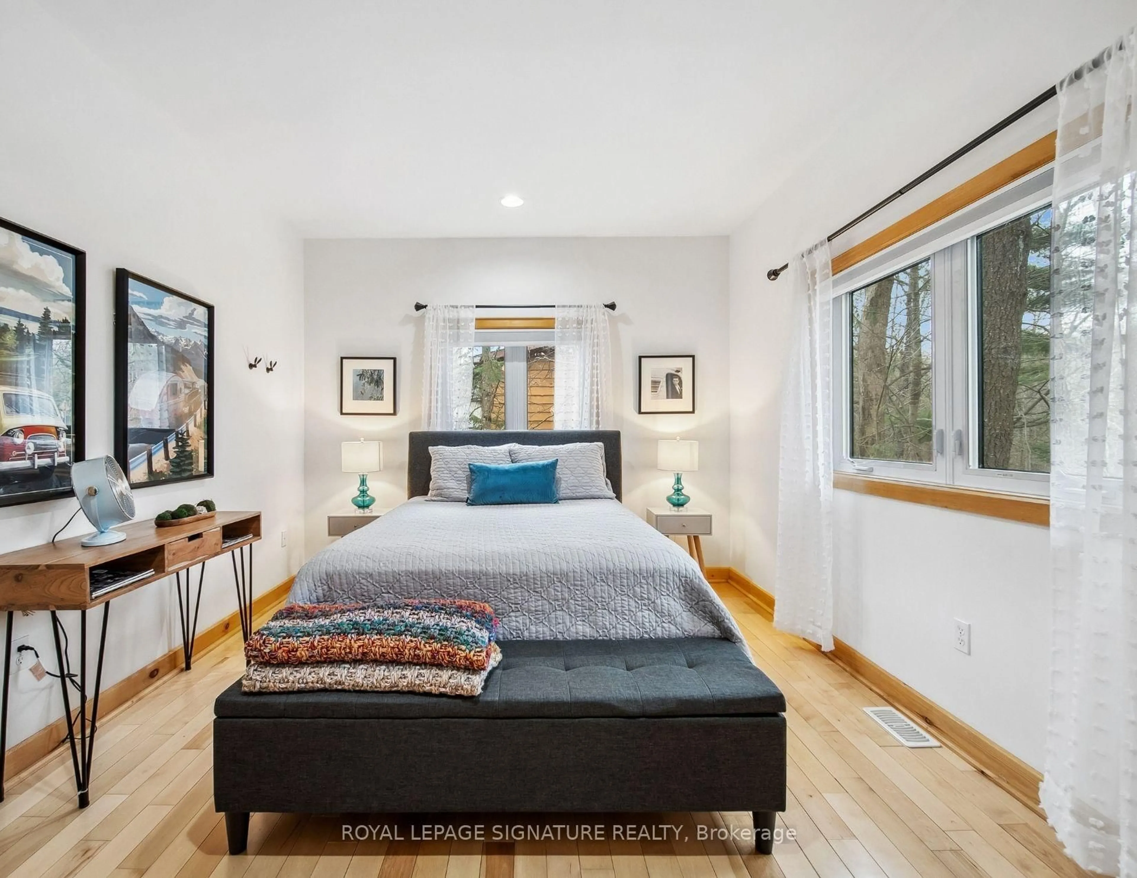 Bedroom with bed, wood/laminate floor for 3309 Riverdale Dr, Severn Ontario L0K 2B0