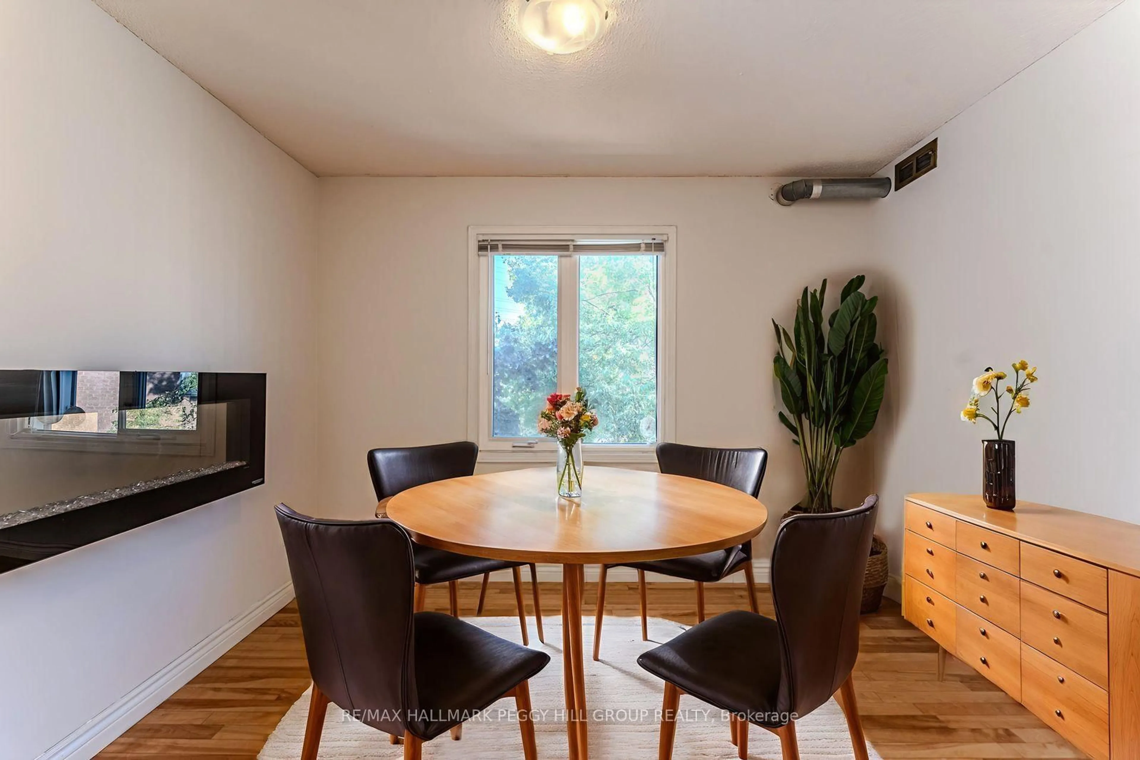 Dining room, wood/laminate floor for 508 Essa Rd #52, Barrie Ontario L4N 7L5