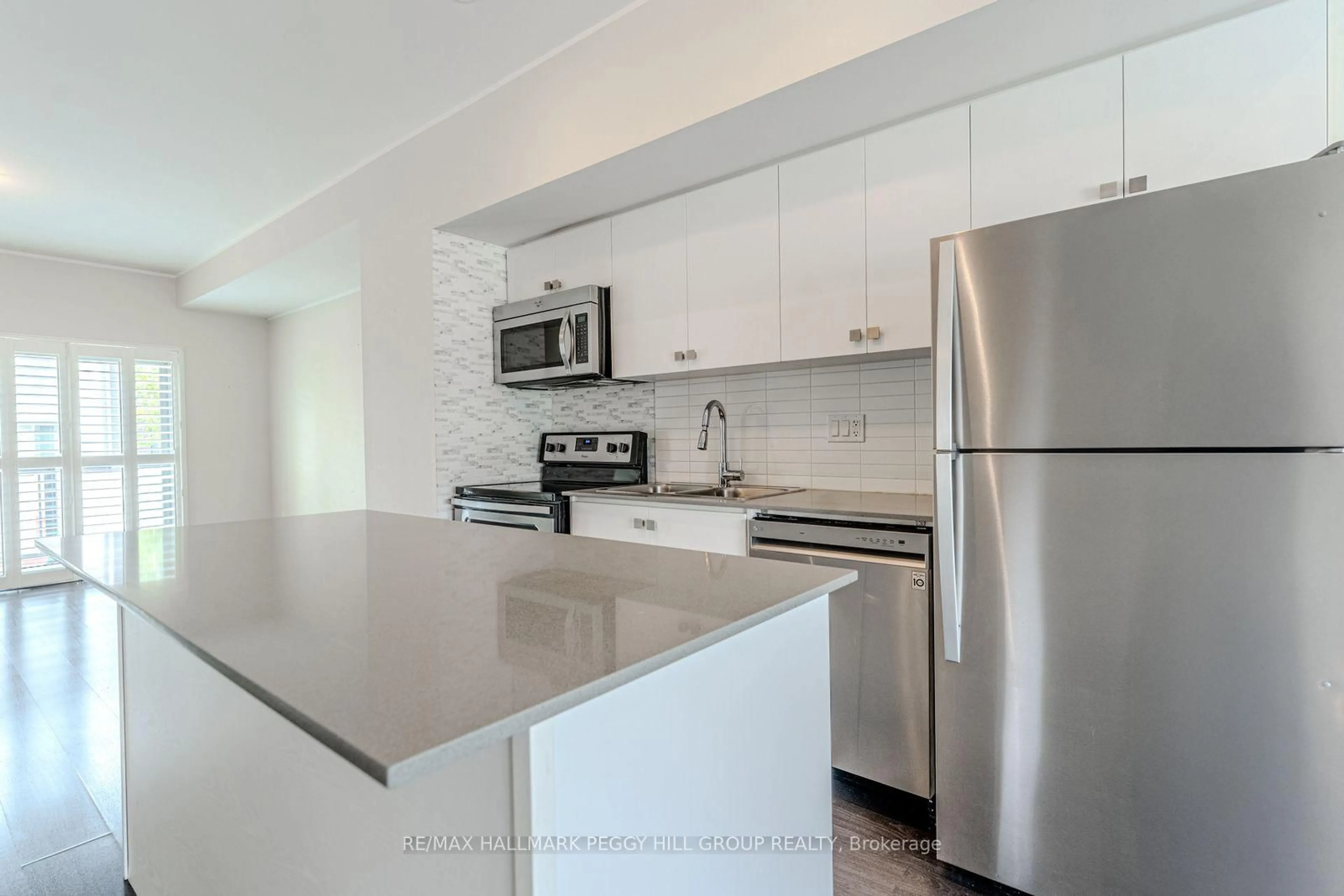 Standard kitchen, unknown for 369 Essa Rd #14, Barrie Ontario L4N 9C8