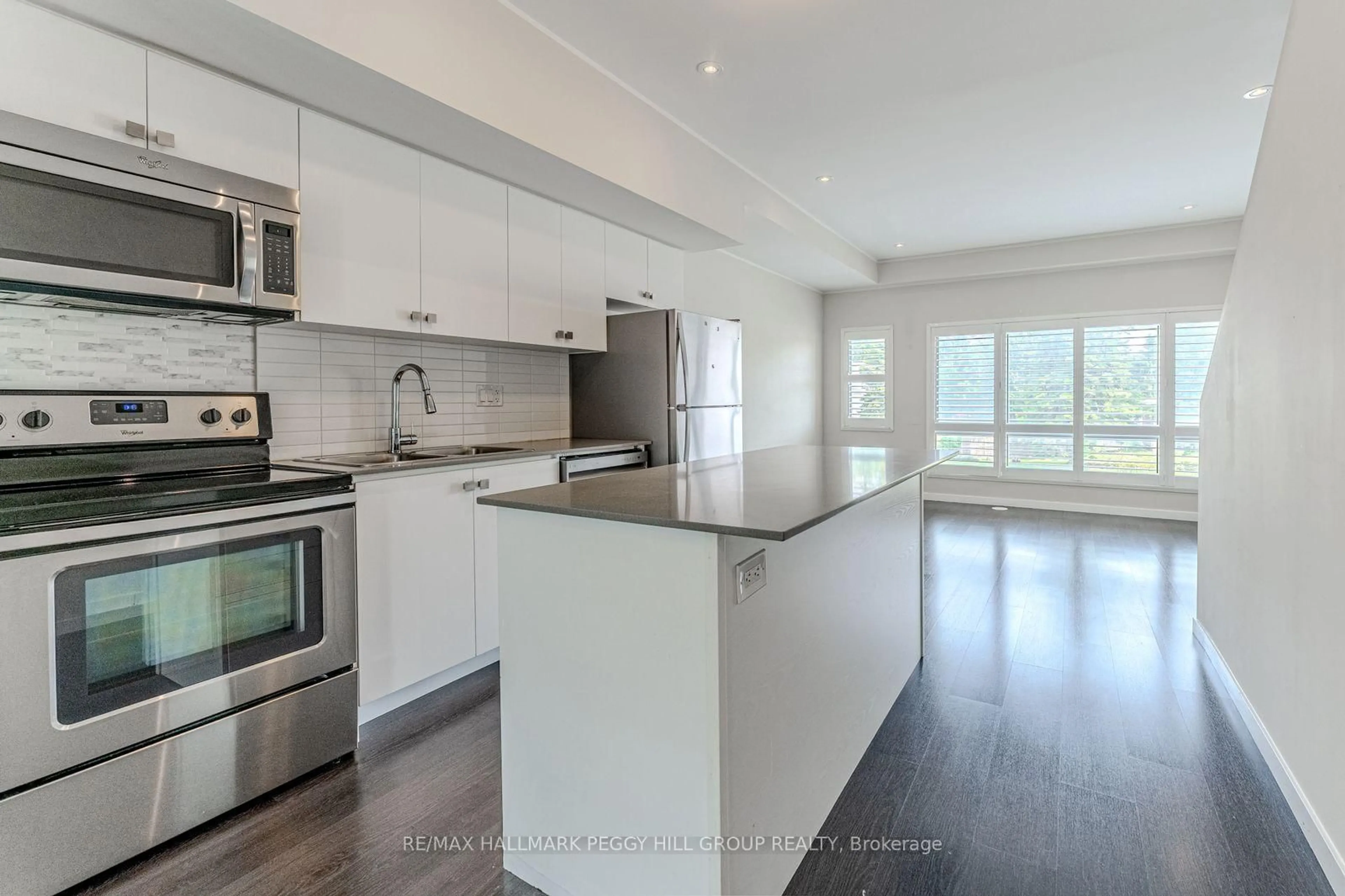 Open concept kitchen, unknown for 369 Essa Rd #14, Barrie Ontario L4N 9C8