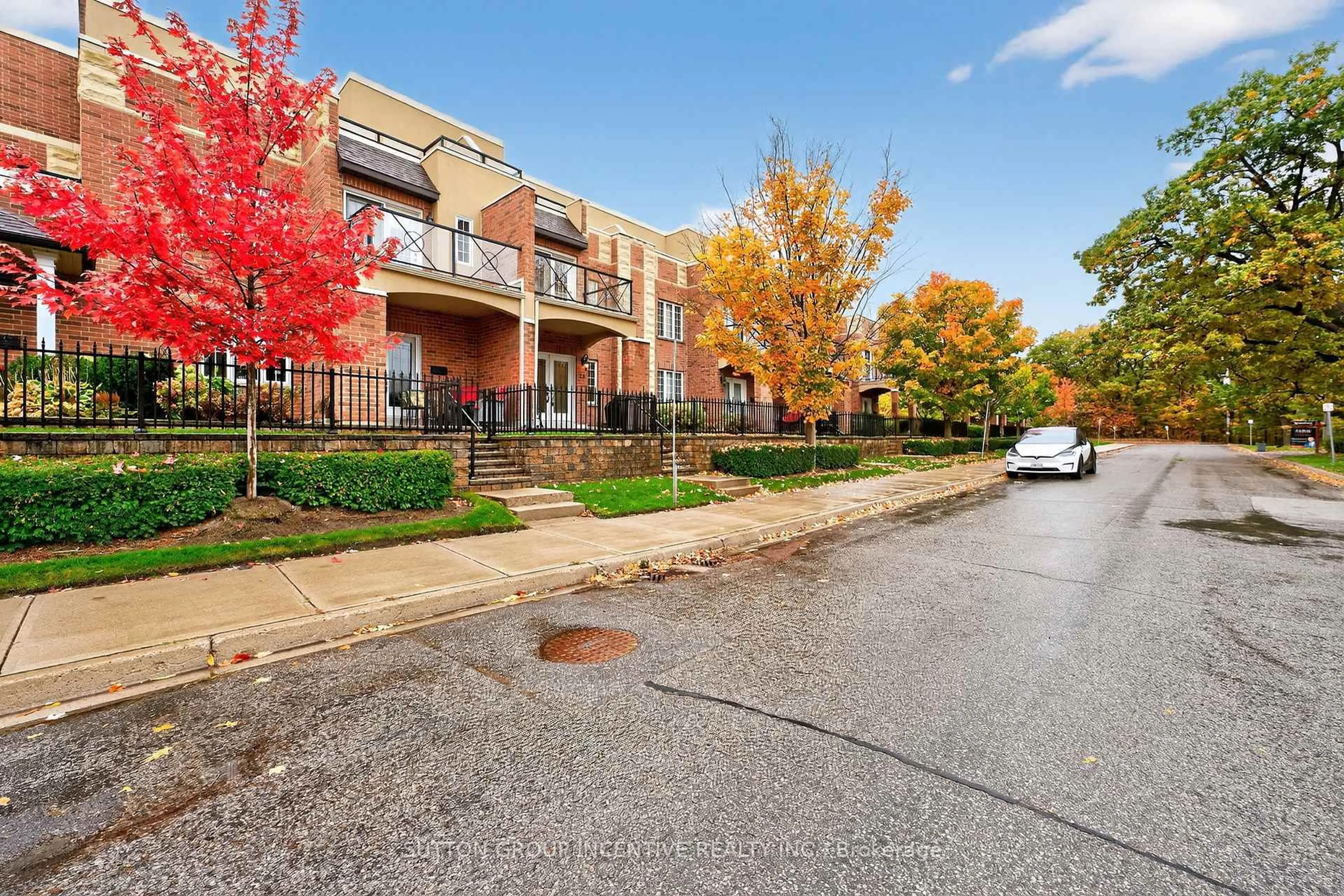 Unknown for 23 White Oaks Rd, Barrie Ontario L4N 5A2