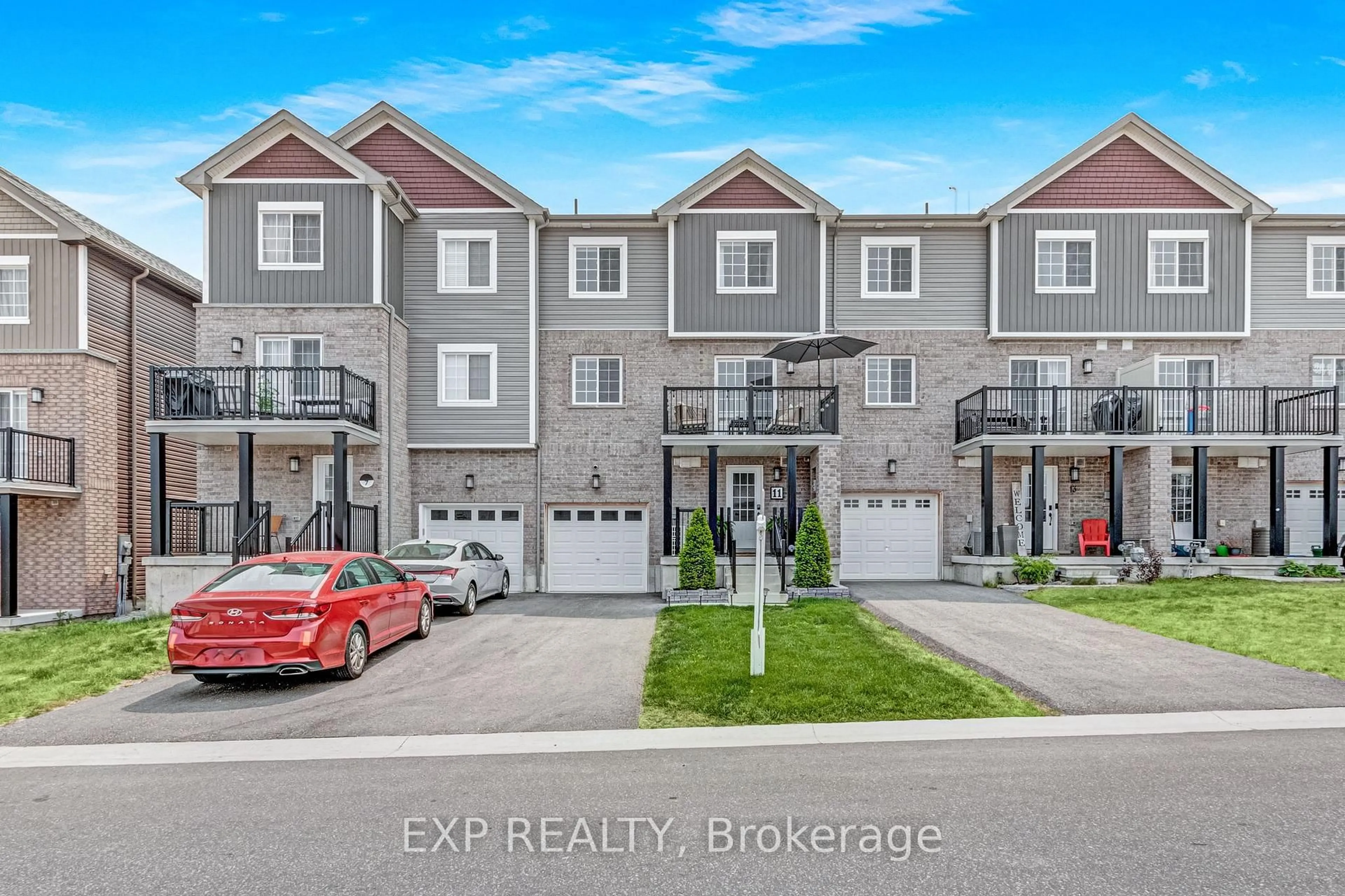 A pic from outside/outdoor area/front of a property/back of a property/a pic from drone, street for 11 Kodiak Terr, Barrie Ontario L9J 0J4