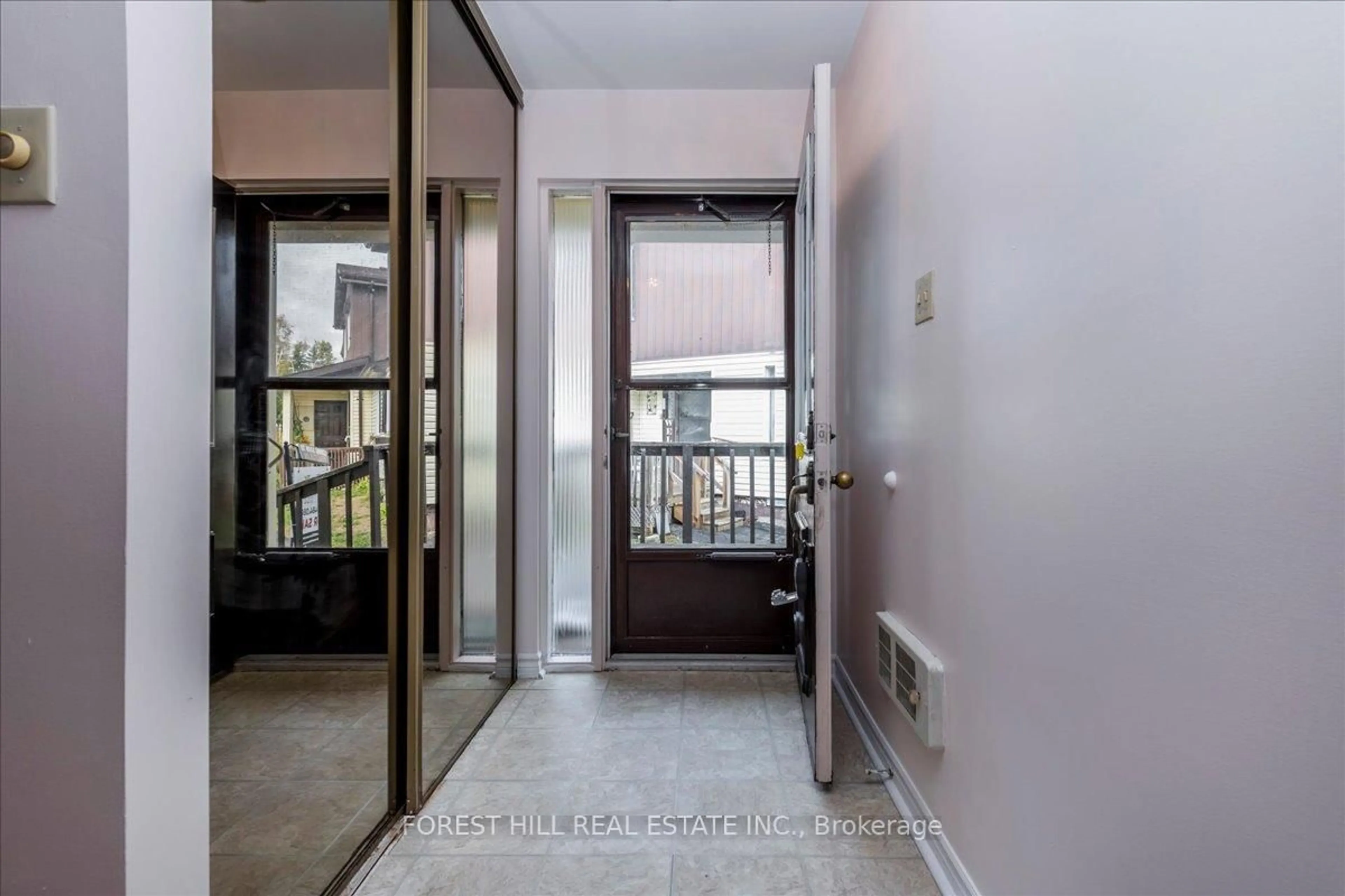 Indoor entryway for 70 Laguna Pkwy #9, Ramara Ontario L0K 1B0